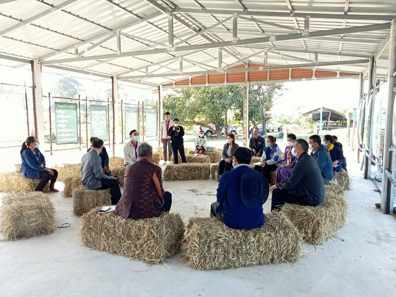 พช.มหาสารคาม ร่วมกับภาคีพัฒนา ลงพื้นที่ตรวจเยี่ยมพื้นที่เรียนรู้ชุมชนต้นแบบการพัฒนาคุณภาพชีวิต แปลง CLM