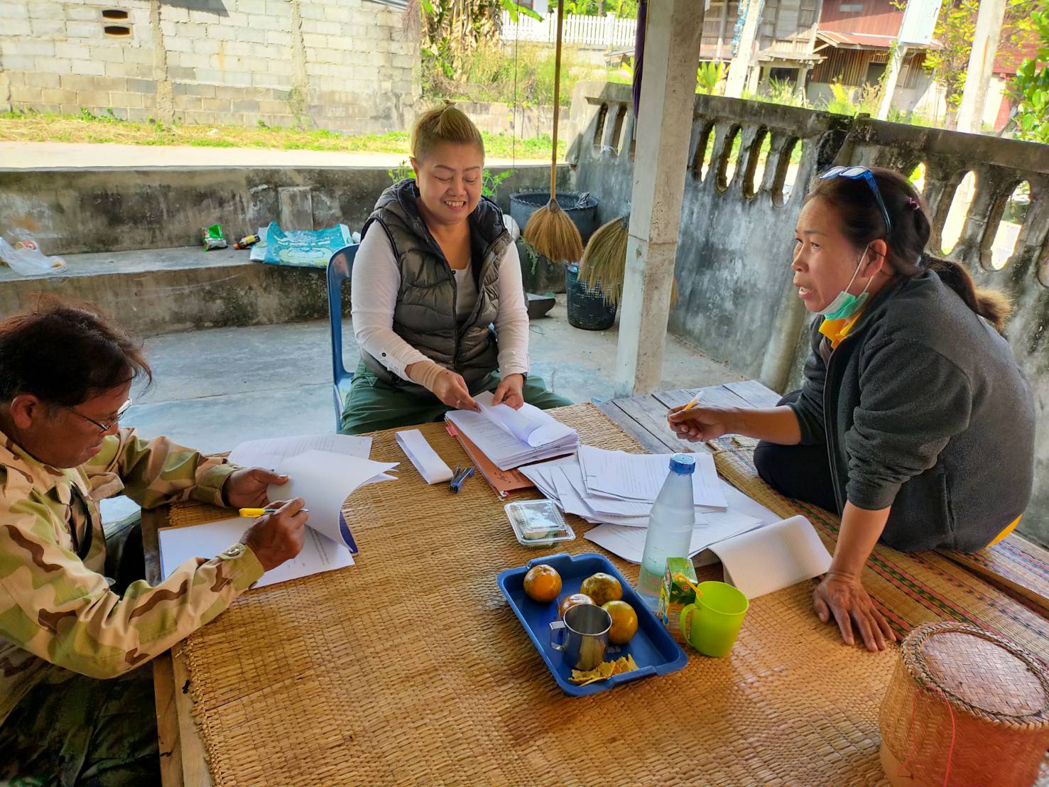 พช.มหาสารคาม ร่วมกับบริษัทประชารัฐรักสามัคคีมหาสารคาม (วิสาหกิจเพื่อสังคม) จำกัด ลงพื้นที่สนับสนุนกลุ่มผู้ปลูกมันแกวและหัวไชเท้า อ.บรบือ จ.มหาสารคาม