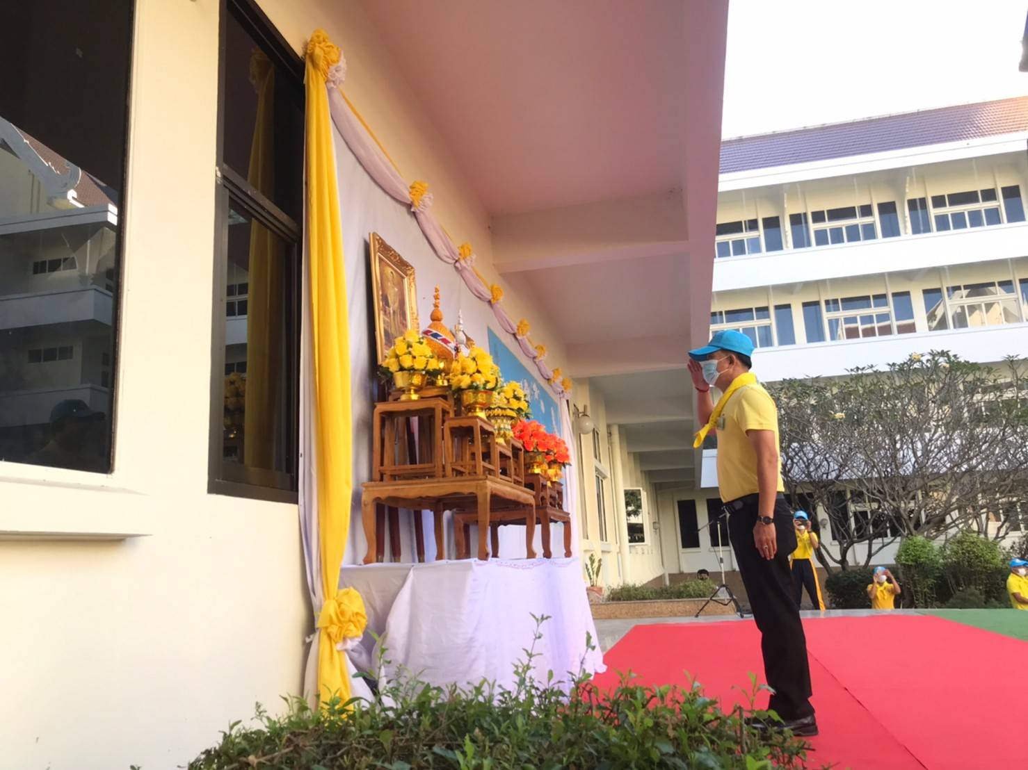 พช.มหาสารคาม ร่วมกิจกรรมจิตอาสาปรับปรุงภูมิทัศน์ลานจตุรมุข ศาลากลางจังหวัดมหาสารคาม