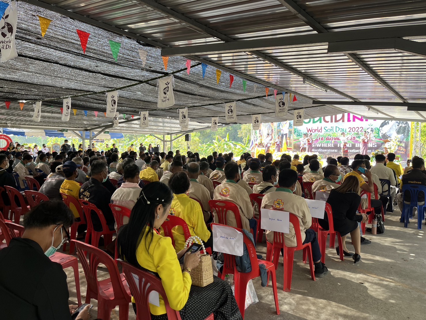 พช.มหาสารคาม ร่วมกิจกรรมวันดินโลก ประจำปี 2565 ภายใต้แนวคิด “อาหารก่อกำเนิด เกิดจากดิน”