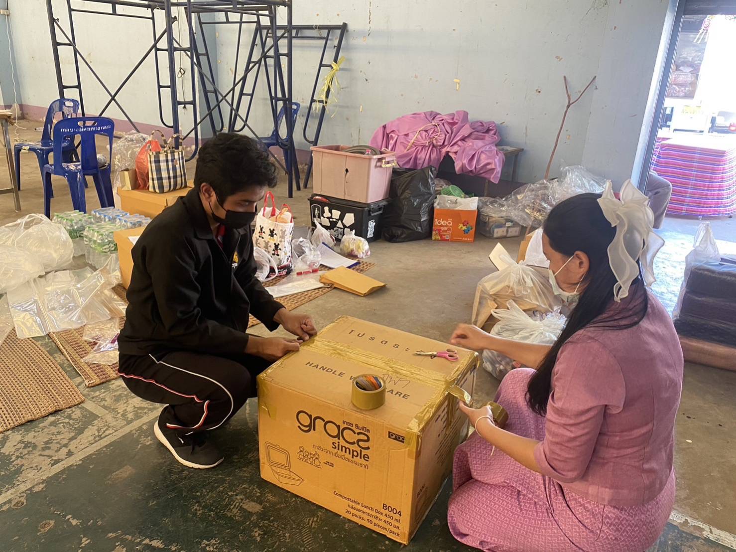 พช.มหาสารคาม พร้อมด้วย กลุ่ม OTOP กลุ่มผลิตภัณฑ์ชุมชนในเขตเทศบาลเมืองมหาสารคาม และโรงเรียนในเขตเทศบาลเมืองมหาสารคาม เฝ้ารับเสด็จ สมเด็จพระกนิษฐาธิราชเจ้า กรมสมเด็จพระเทพรัตนราชสุดา ฯ สยามบรมราชกุมารี พร้อมนำผลิตภัณฑ์ OTOP จัดแสดงในงานพระราชทานปริญญาบัตรแก่ผู้สำเร็จการศึกษาจากมหาวิทยาลัยมหาสารคาม