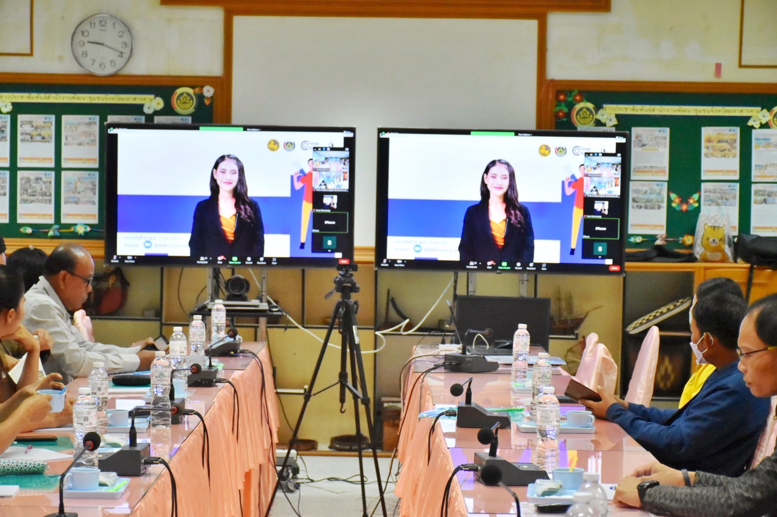 จังหวัดมหาสารคาม ร่วมโครงการการสร้างนักขับเคลื่อนยุทธศาสตร์นำการเปลี่ยนแปลงกิจกรรมที่ 1 ฝึกอบรมสร้างนักขับเคลื่อนยุทธศาสตร์นำการเปลี่ยนแปลงสู่นักสื่อสารสังคม เสริมแกร่งผู้นำและทีมพี่เลี้ยง