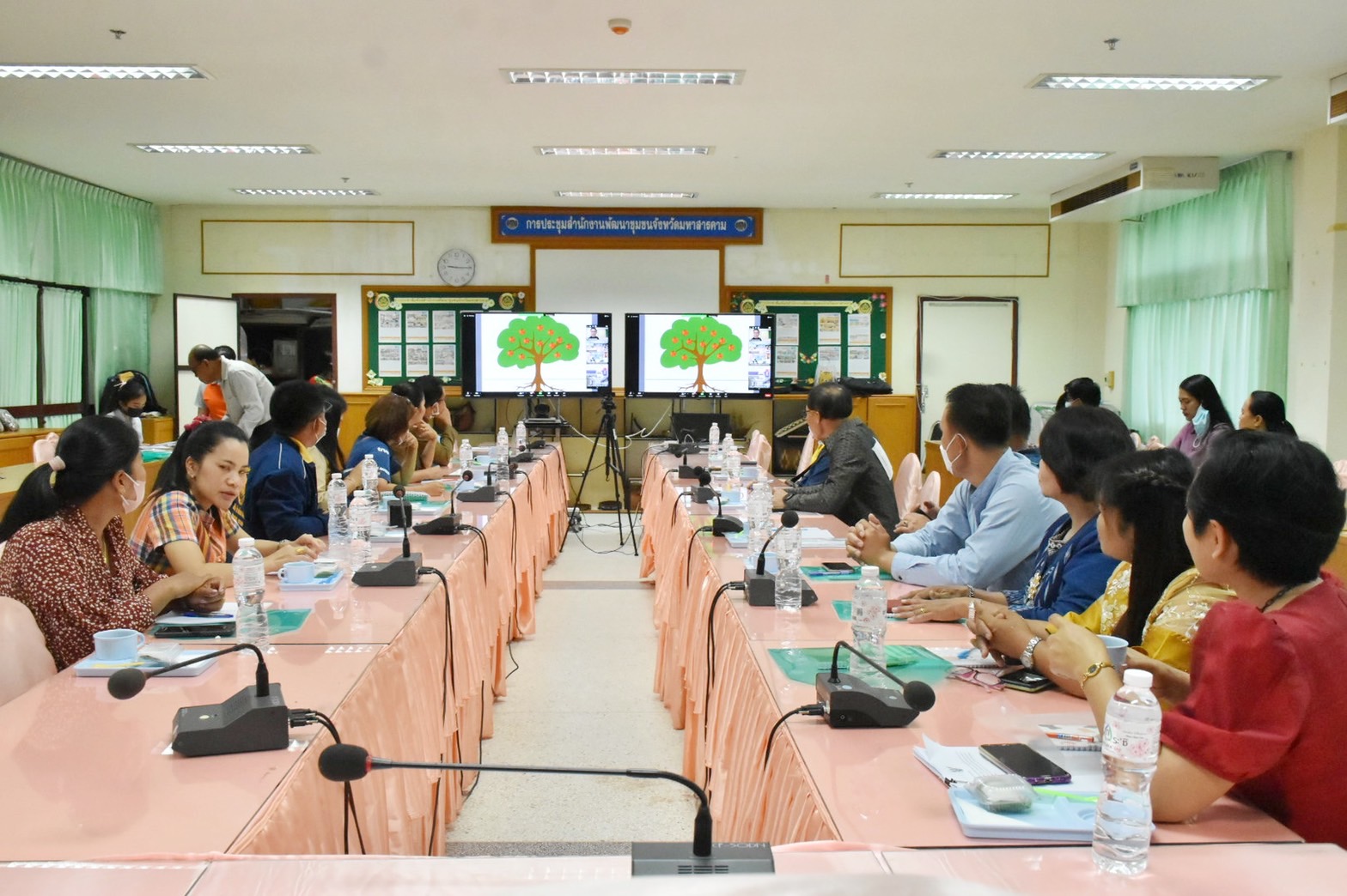จังหวัดมหาสารคาม ร่วมโครงการการสร้างนักขับเคลื่อนยุทธศาสตร์นำการเปลี่ยนแปลงกิจกรรมที่ 1 ฝึกอบรมสร้างนักขับเคลื่อนยุทธศาสตร์นำการเปลี่ยนแปลงสู่นักสื่อสารสังคม เสริมแกร่งผู้นำและทีมพี่เลี้ยง
