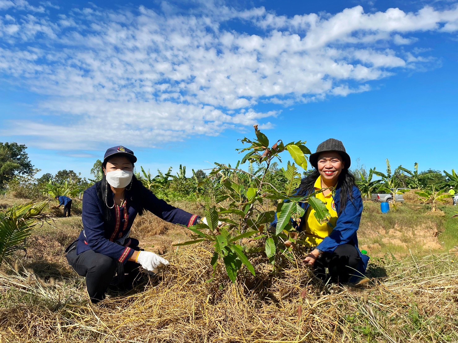 พช.มหาสารคาม รวมพลังภาคี เครือข่าย โคก หนอง นา สืบสานศาสตร์พระราชา ผ่านกิจกรรมวันดินโลก Word Soil Day 2022 ภายใต้แนวคิด “อาหาร ก่อกำเนิด เกิดจากดิน”