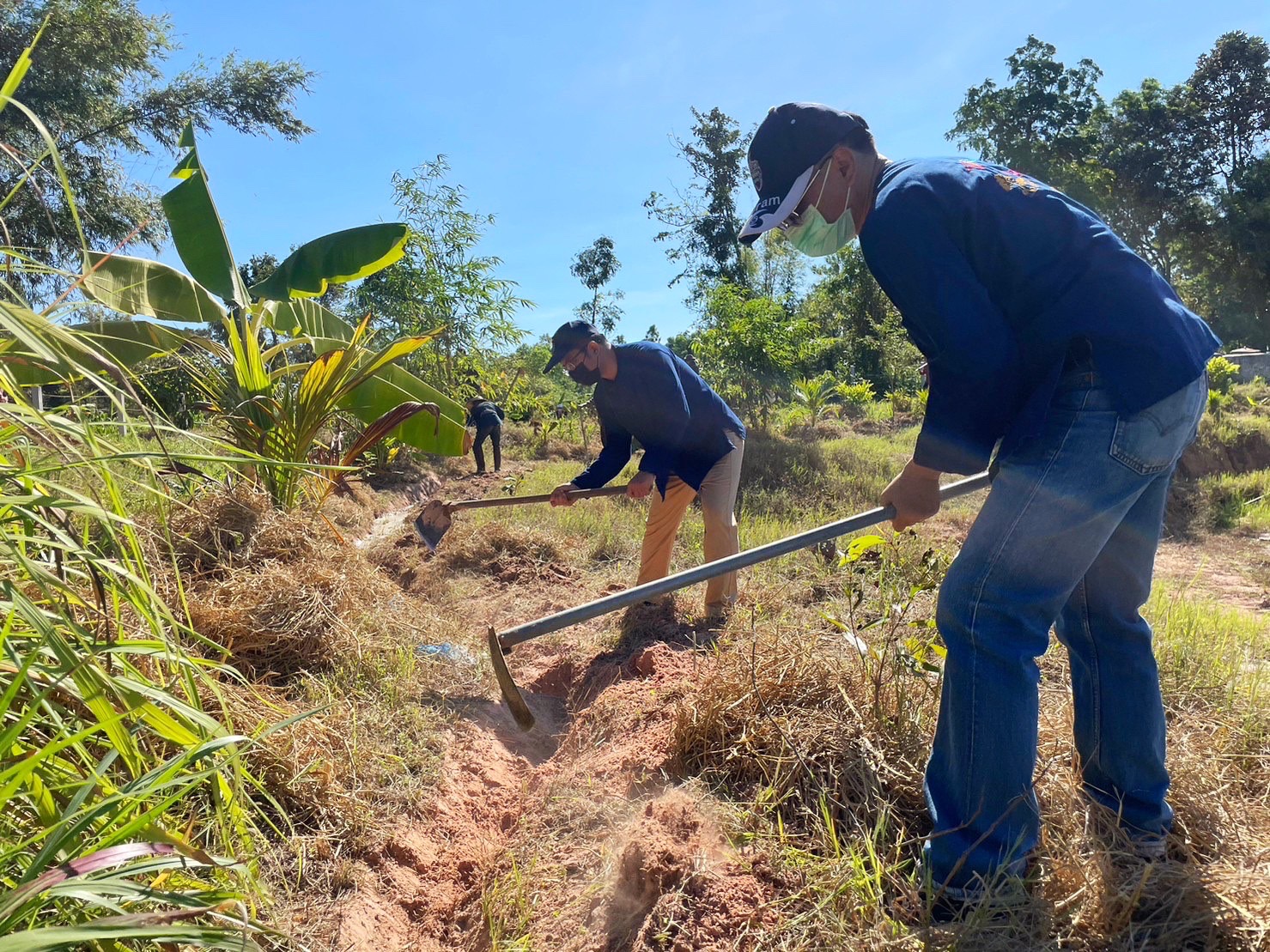 พช.มหาสารคาม รวมพลังภาคี เครือข่าย โคก หนอง นา สืบสานศาสตร์พระราชา ผ่านกิจกรรมวันดินโลก Word Soil Day 2022 ภายใต้แนวคิด “อาหาร ก่อกำเนิด เกิดจากดิน”
