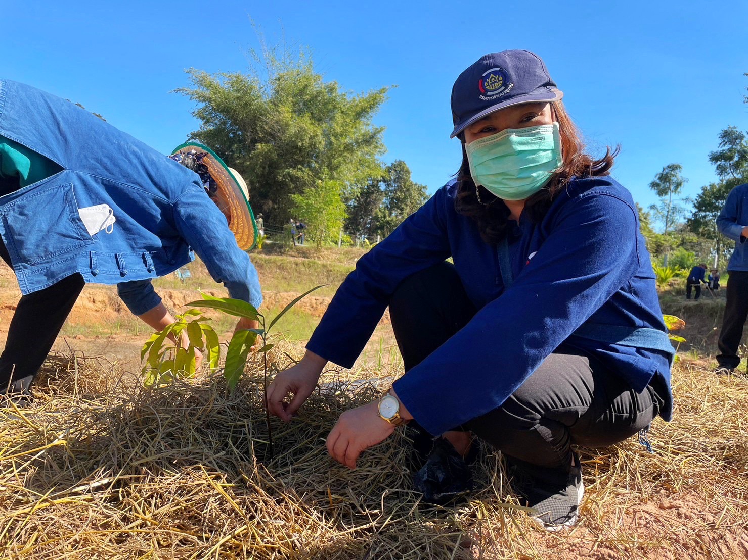 พช.มหาสารคาม รวมพลังภาคี เครือข่าย โคก หนอง นา สืบสานศาสตร์พระราชา ผ่านกิจกรรมวันดินโลก Word Soil Day 2022 ภายใต้แนวคิด “อาหาร ก่อกำเนิด เกิดจากดิน”