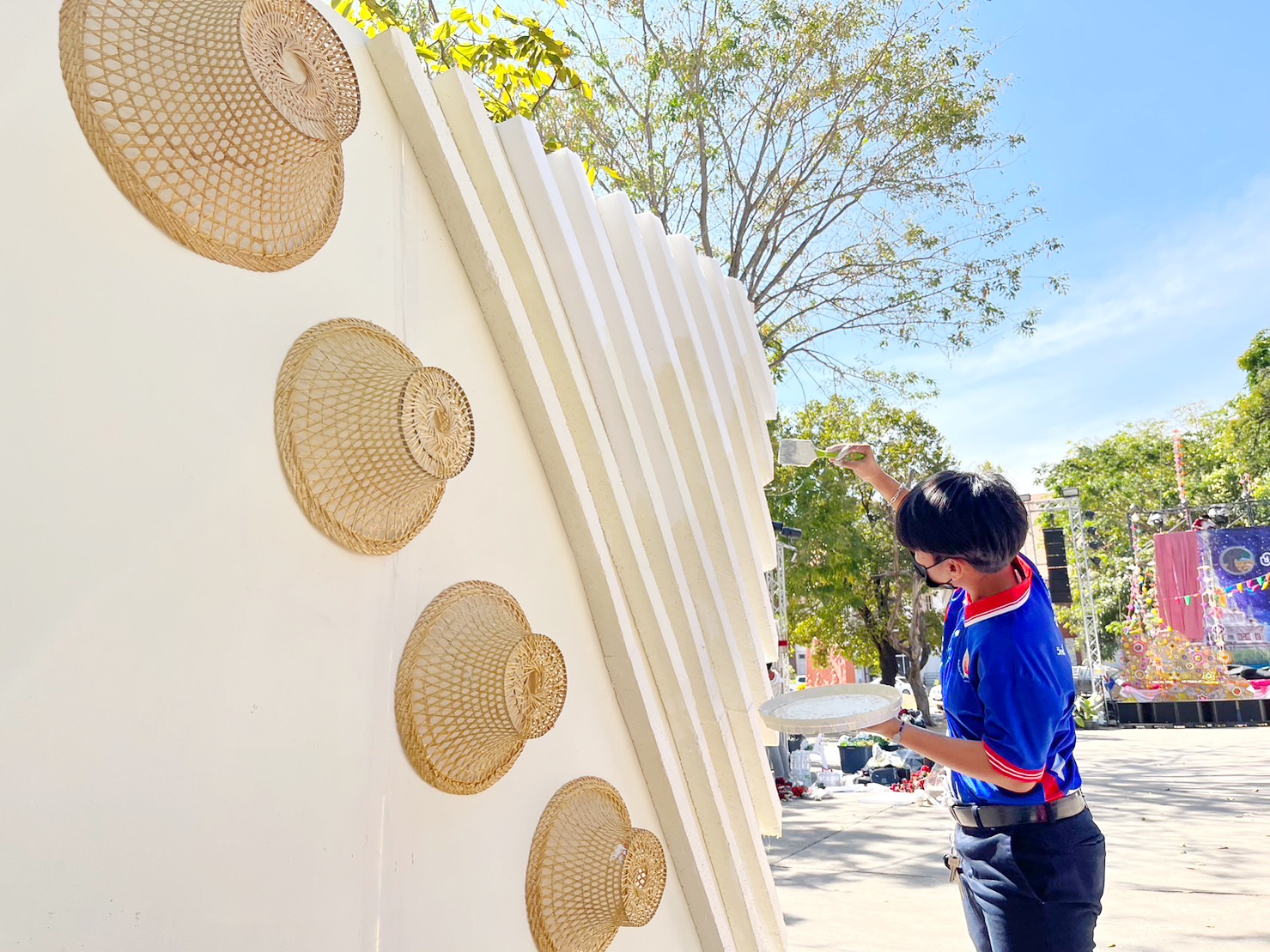 ผนึกกำลังเตรียมงาน “ราตรีเส้นสายลายผ้า” ในงาน “ประเพณีบุญเบิกฟ้าและงานกาชาดประจำปี 2566