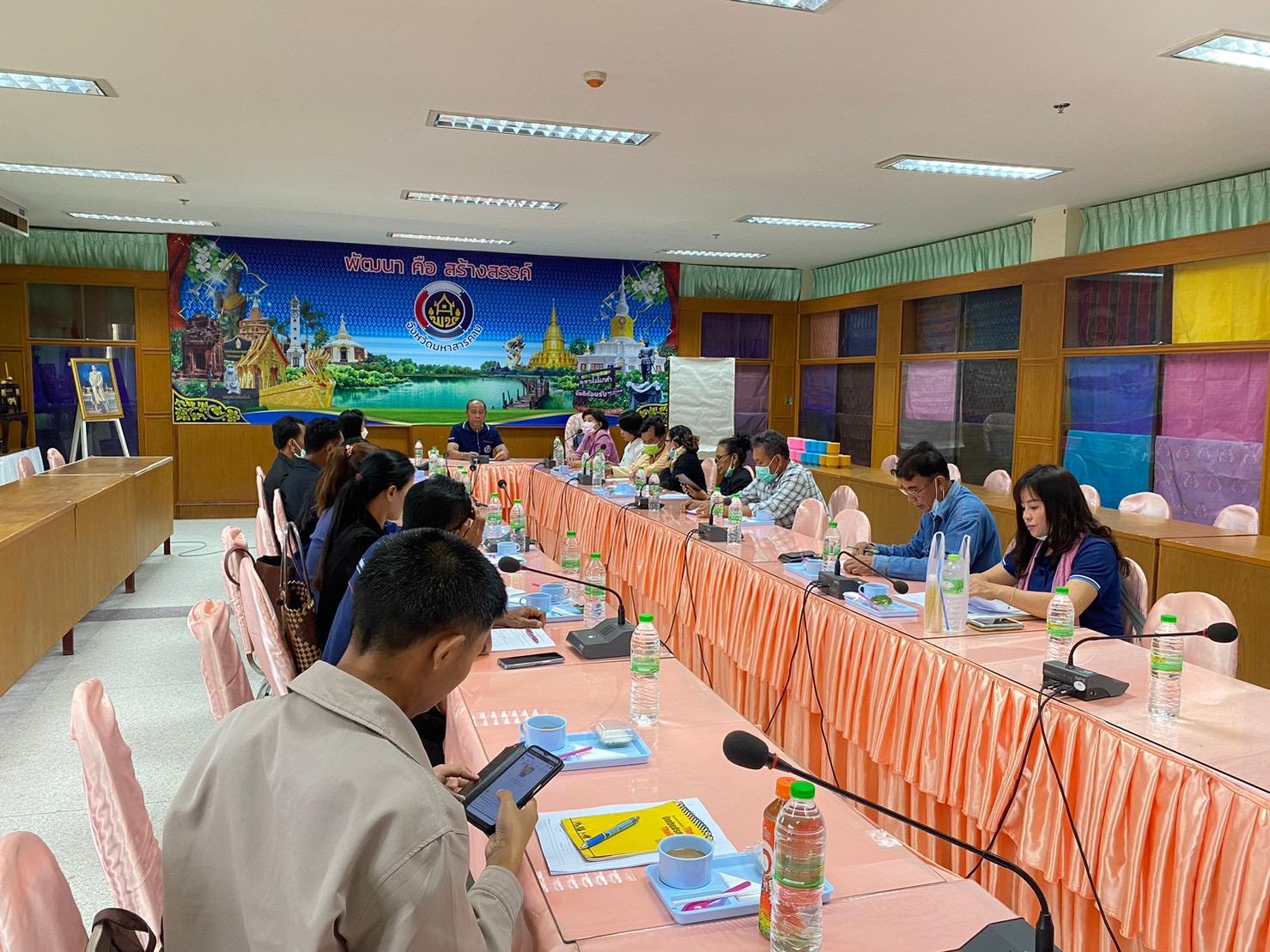 พช.มหาสารคาม จัดประชุมคณะกรรมการชมรมอาสาพัฒนาชุมชน จังหวัดมหาสารคาม เพื่อหารือขับเคลื่อนงาน และกิจกรรมเนื่องในวาระครบรอบ 54 ปี ภายใต้แนวคิด “รวมพลังจิตอาสา ขับเคลื่อนสังคมไทย ด้วยใจพอเพียง”