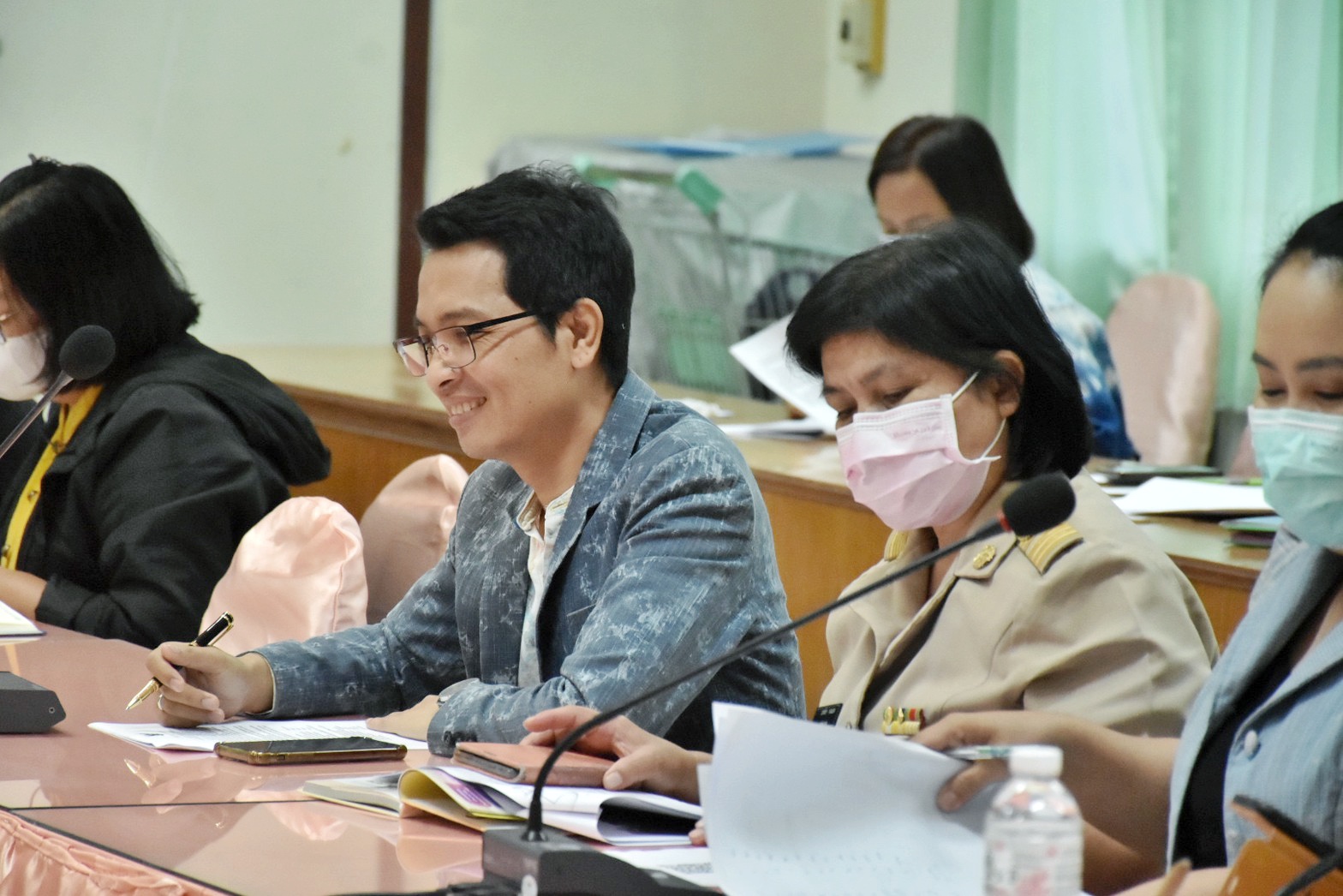 พช.มหาสารคาม ร่วมกับ ภาคี เครือข่าย ประชุมเตรียมความพร้อมการจัดงาน “ราตรีเส้นสายลายผ้า” ในงานประเพณีบุญเบิกฟ้าและงานกาชาดจังหวัดมหาสารคาม ประจำปี 2566