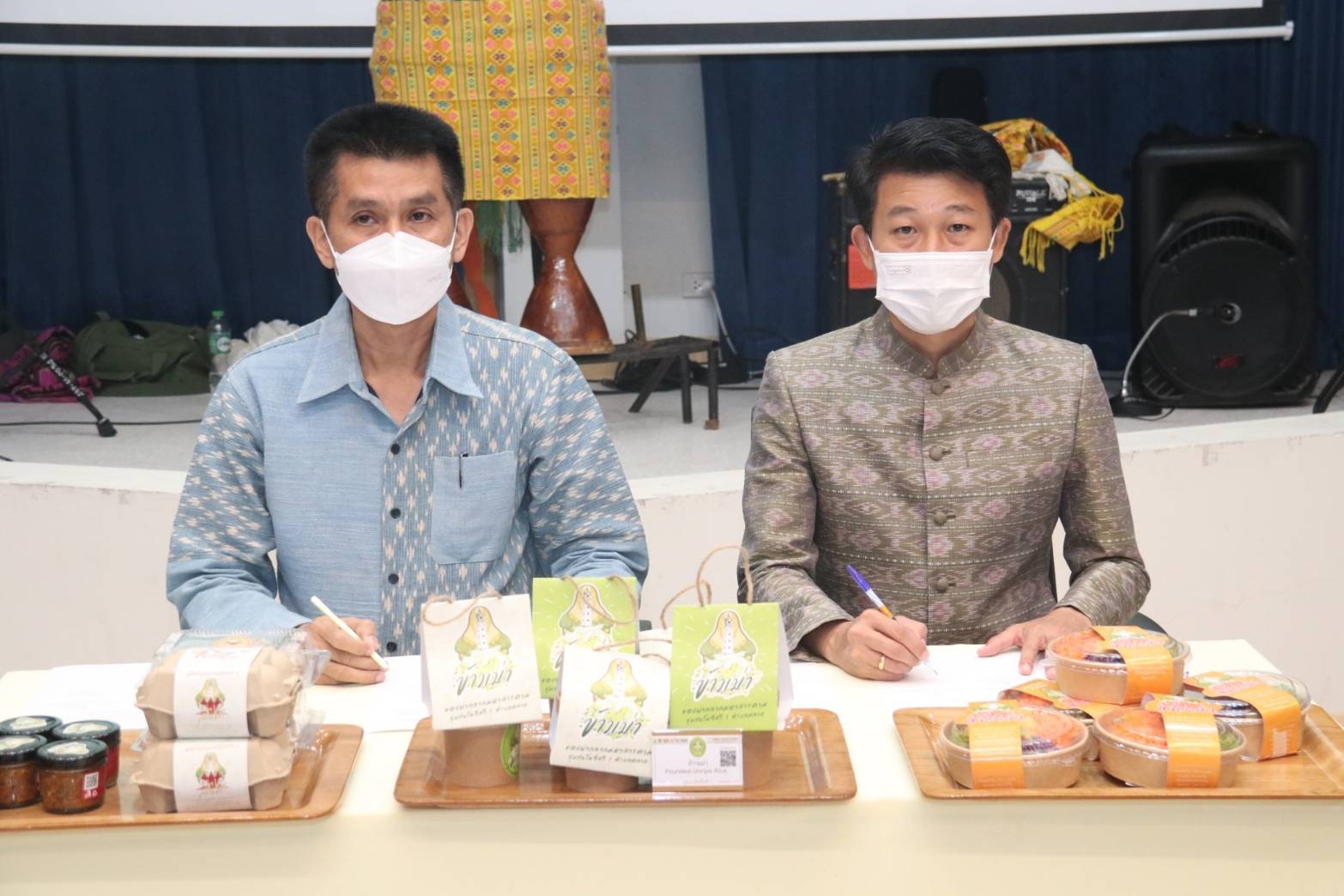 พช.มหาสารคาม ร่วมกิจกรรมสะท้อนบทเรียนการดำเนินการและถ่ายทอดองค์ความรู้ เทคโนโลยี และนวัตกรรม เพื่อการพัฒนาพื้นที่เมืองตำบลตลาดอย่างยั่งยืน
