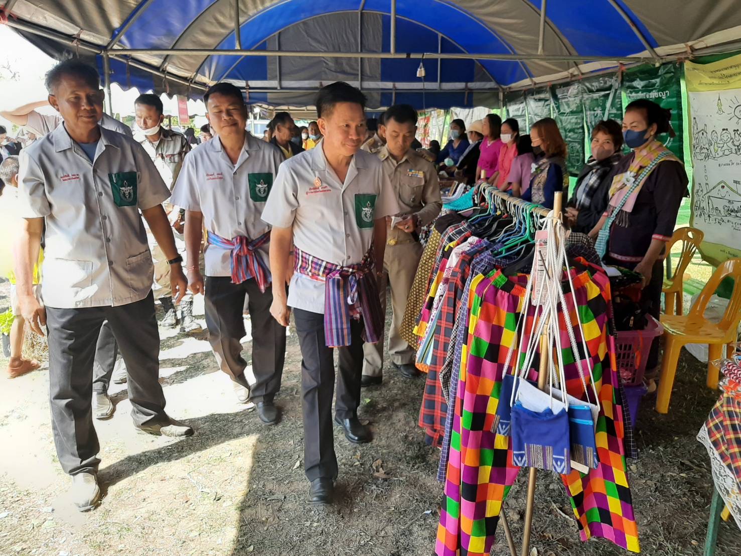 พช.มหาสารคาม ร่วมโครงการปกป้องและเชิดชูสถาบันพระมหากษัตริย์ และหน่วยบำบัดทุกข์ บำรุงสุข สร้างรอยยิ้มให้ประชาชน (จังหวัดเคลื่อนที่) อำเภอวาปีปทุม
