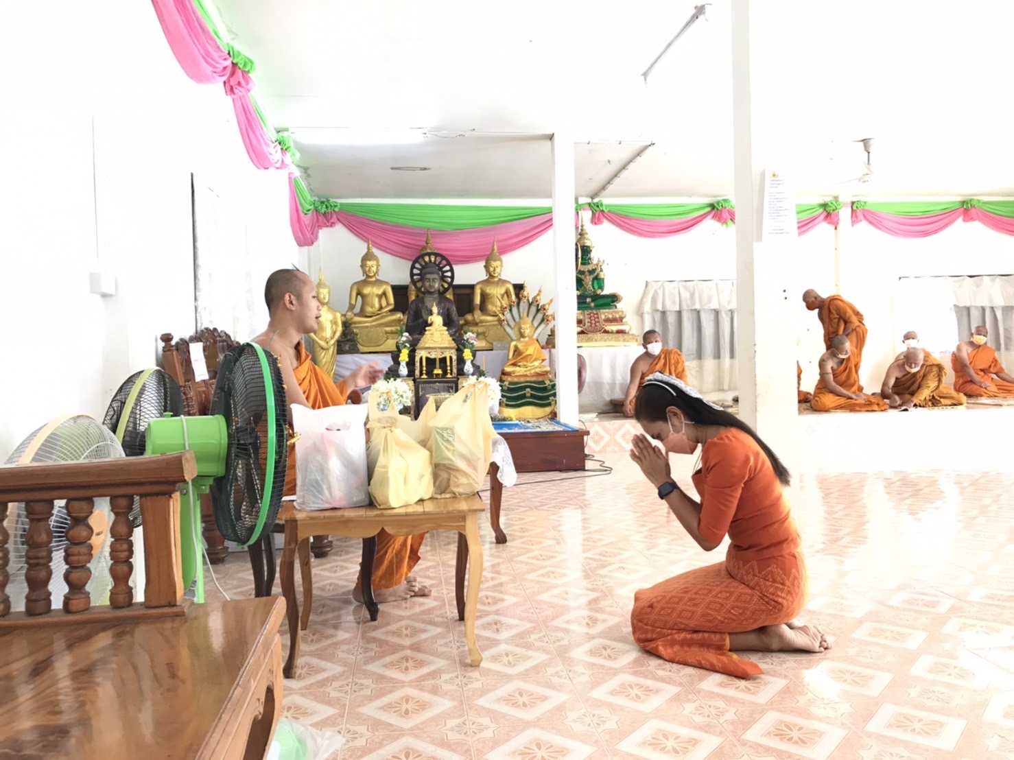 พช.มหาสารคาม ร่วมทำบุญถวายเพลพระสงฆ์ที่อุปสมบท ตามโครงการบรรพชาอุปสมบท 99 รูป ถวายพระพรชัยมงคล แด่สมเด็จพระเจ้าลูกเธอ เจ้าฟ้าพัชรกิติยาภา นเรนทิราเทพยวดี กรมหลวงราชสาริณีสิริพัชร มหาวัชรราชธิดา