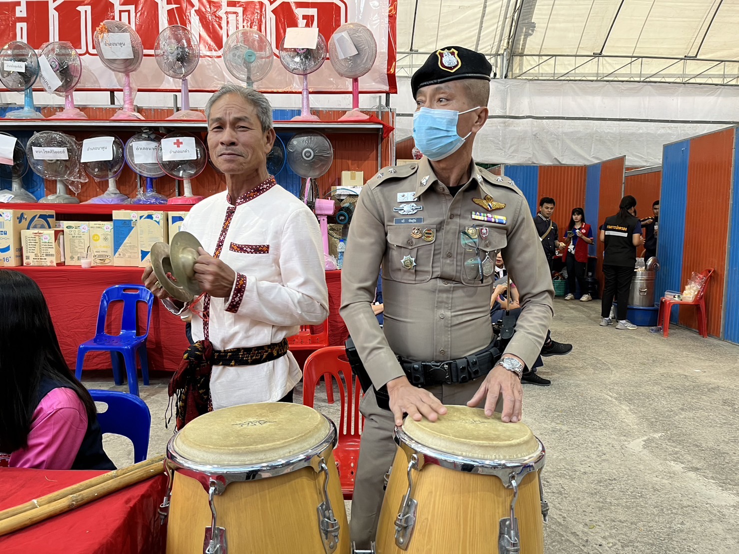 พช.มหาสารคาม ร่วมปฏิบัติงานประจำร้านมัจฉากาชาดจังหวัดมหาสารคาม ประจำปี 2566