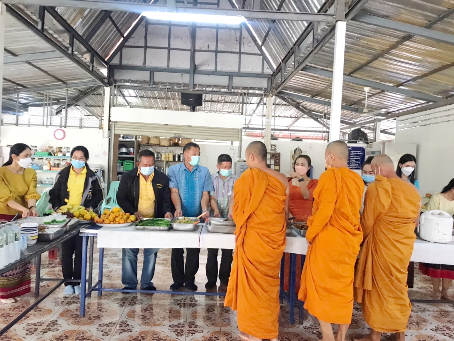 พช.มหาสารคาม ร่วมทำบุญถวายเพลพระสงฆ์ที่อุปสมบท ตามโครงการบรรพชาอุปสมบท 99 รูป ถวายพระพรชัยมงคล แด่สมเด็จพระเจ้าลูกเธอ เจ้าฟ้าพัชรกิติยาภา นเรนทิราเทพยวดี กรมหลวงราชสาริณีสิริพัชร มหาวัชรราชธิดา