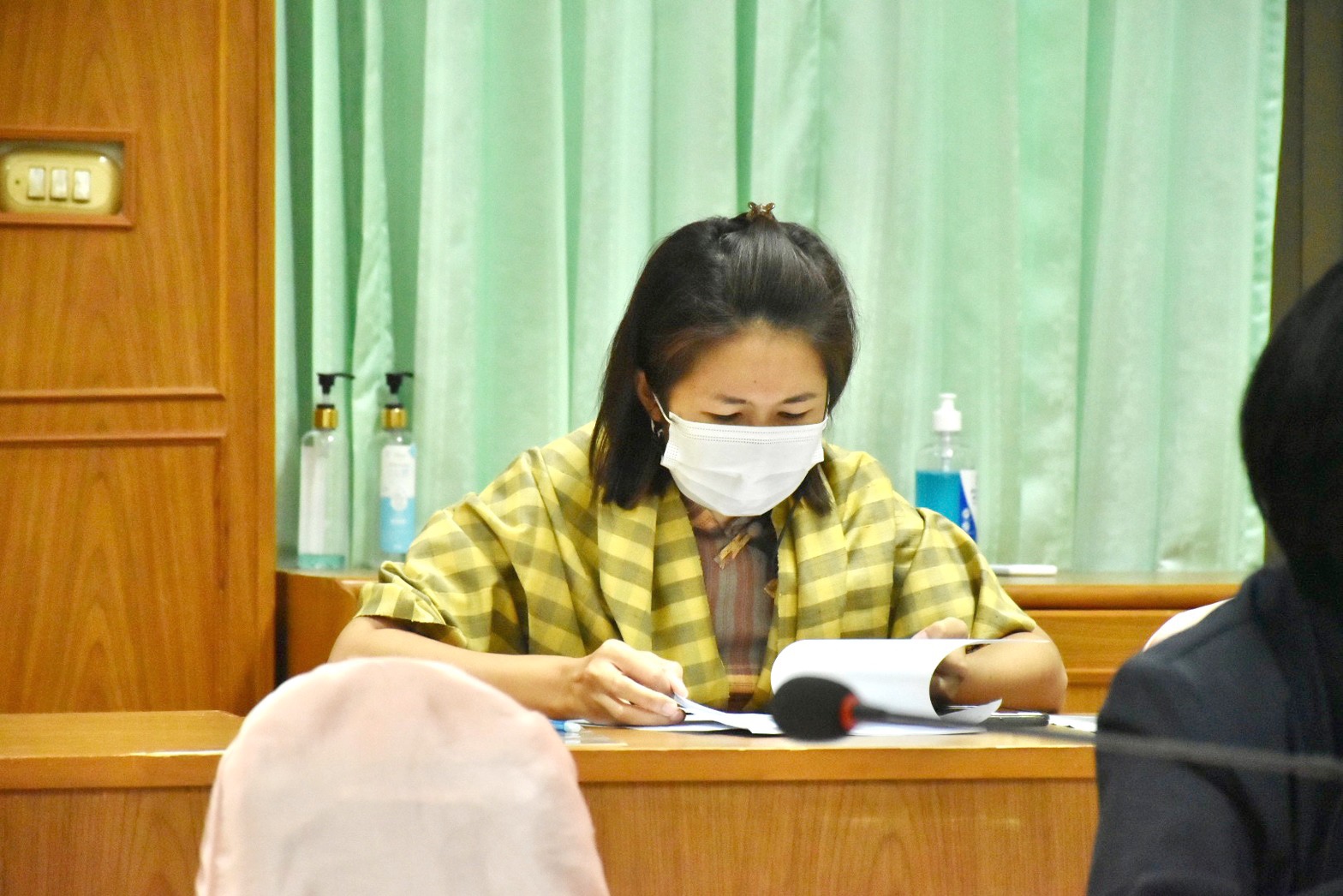 พช.มหาสารคาม ร่วมกับ ภาคี เครือข่าย ประชุมเตรียมความพร้อมการจัดงาน “ราตรีเส้นสายลายผ้า” ในงานประเพณีบุญเบิกฟ้าและงานกาชาดจังหวัดมหาสารคาม ประจำปี 2566