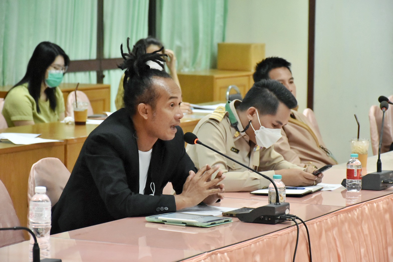 พช.มหาสารคาม ร่วมกับ ภาคี เครือข่าย ประชุมเตรียมความพร้อมการจัดงาน “ราตรีเส้นสายลายผ้า” ในงานประเพณีบุญเบิกฟ้าและงานกาชาดจังหวัดมหาสารคาม ประจำปี 2566