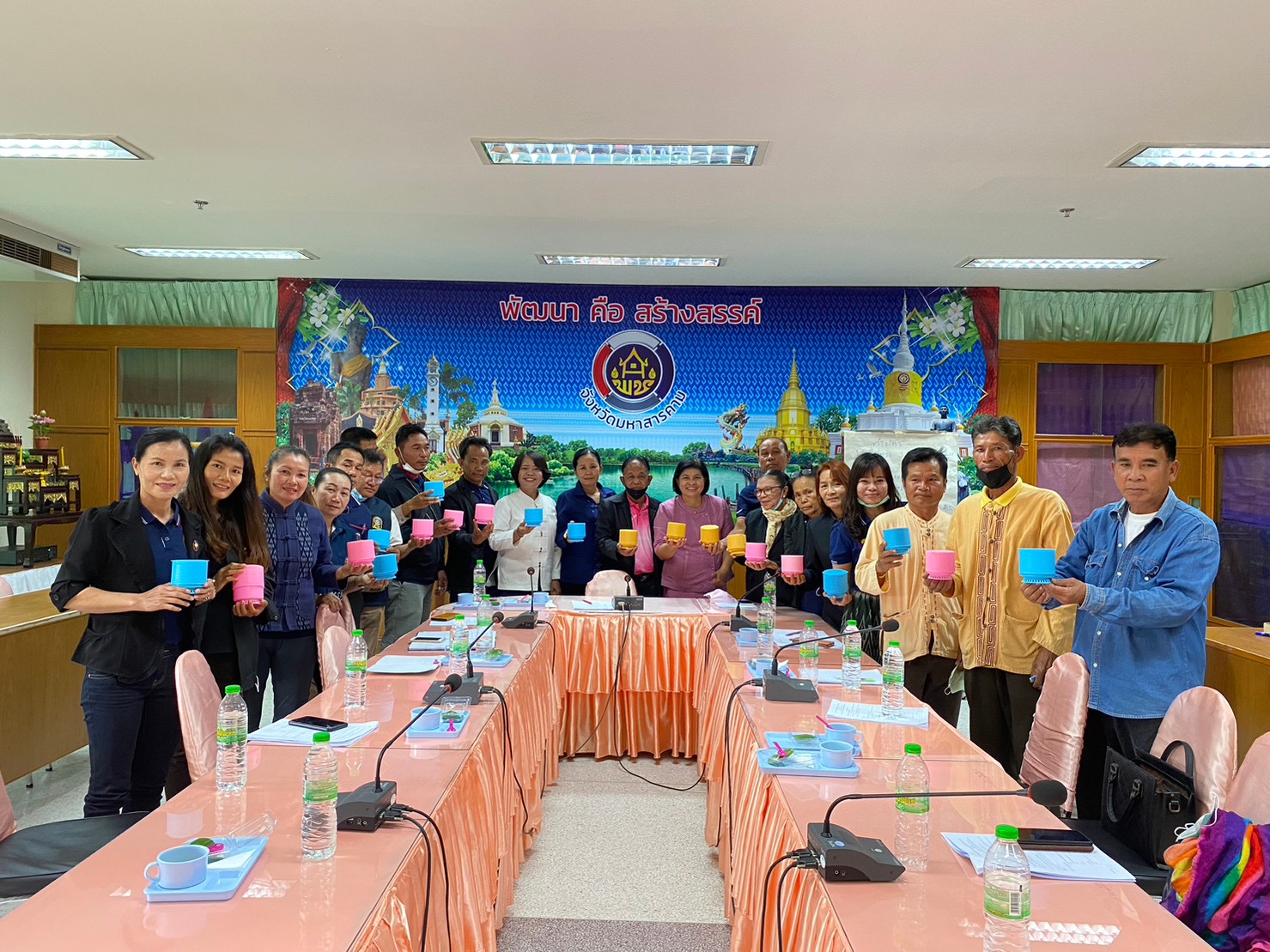พช.มหาสารคาม จัดประชุมคณะกรรมการชมรมอาสาพัฒนาชุมชน จังหวัดมหาสารคาม เพื่อหารือขับเคลื่อนงาน และกิจกรรมเนื่องในวาระครบรอบ 54 ปี ภายใต้แนวคิด “รวมพลังจิตอาสา ขับเคลื่อนสังคมไทย ด้วยใจพอเพียง”