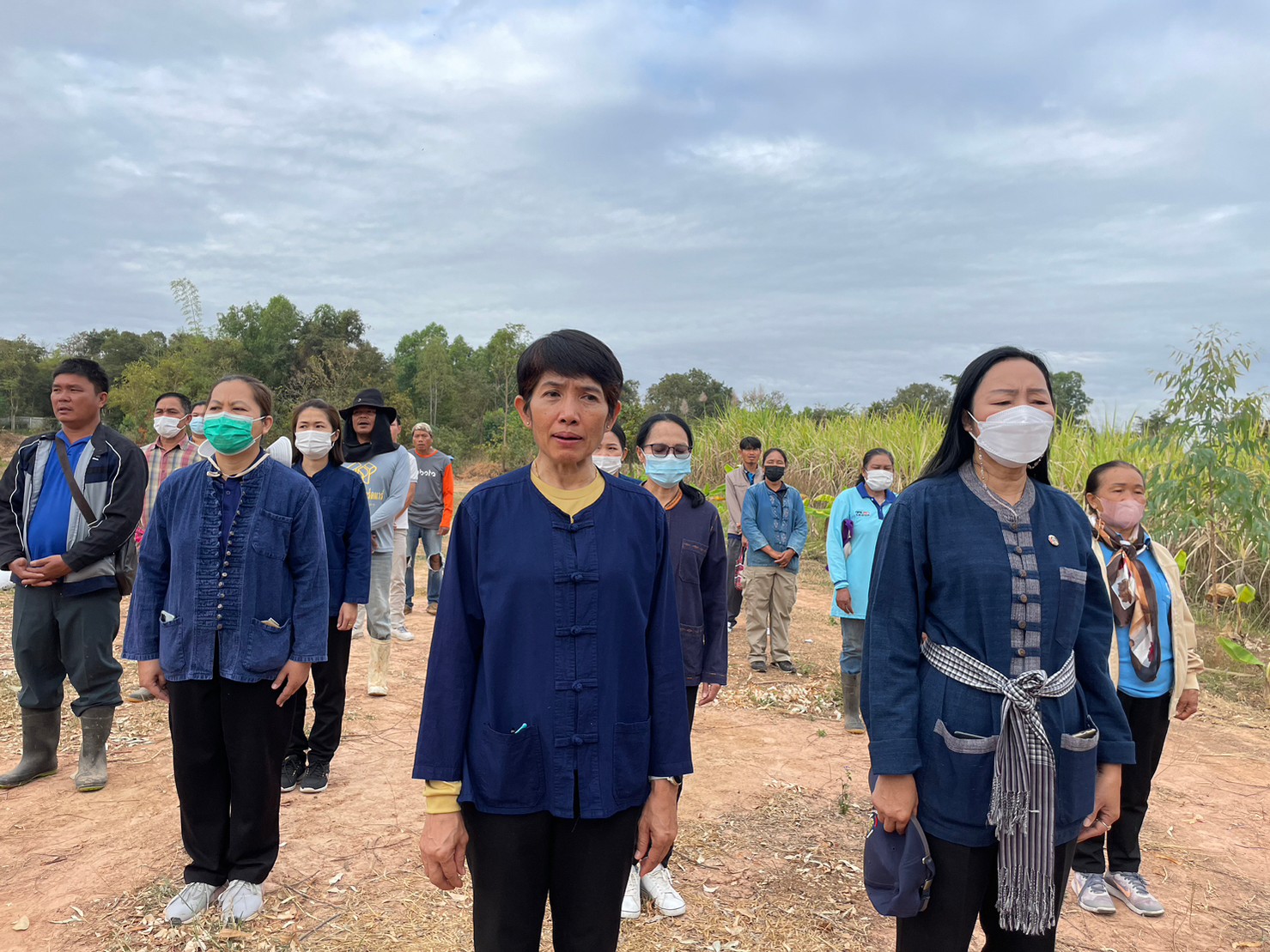 พช.มหาสารคาม ร่วมกับภาคีเครือข่ายโคกหนองนา พช.มหาสารคาม จัดกิจกรรมเอามื้อสามัคคี ณ แปลงโคกหนองนา อำเภอชื่นชม