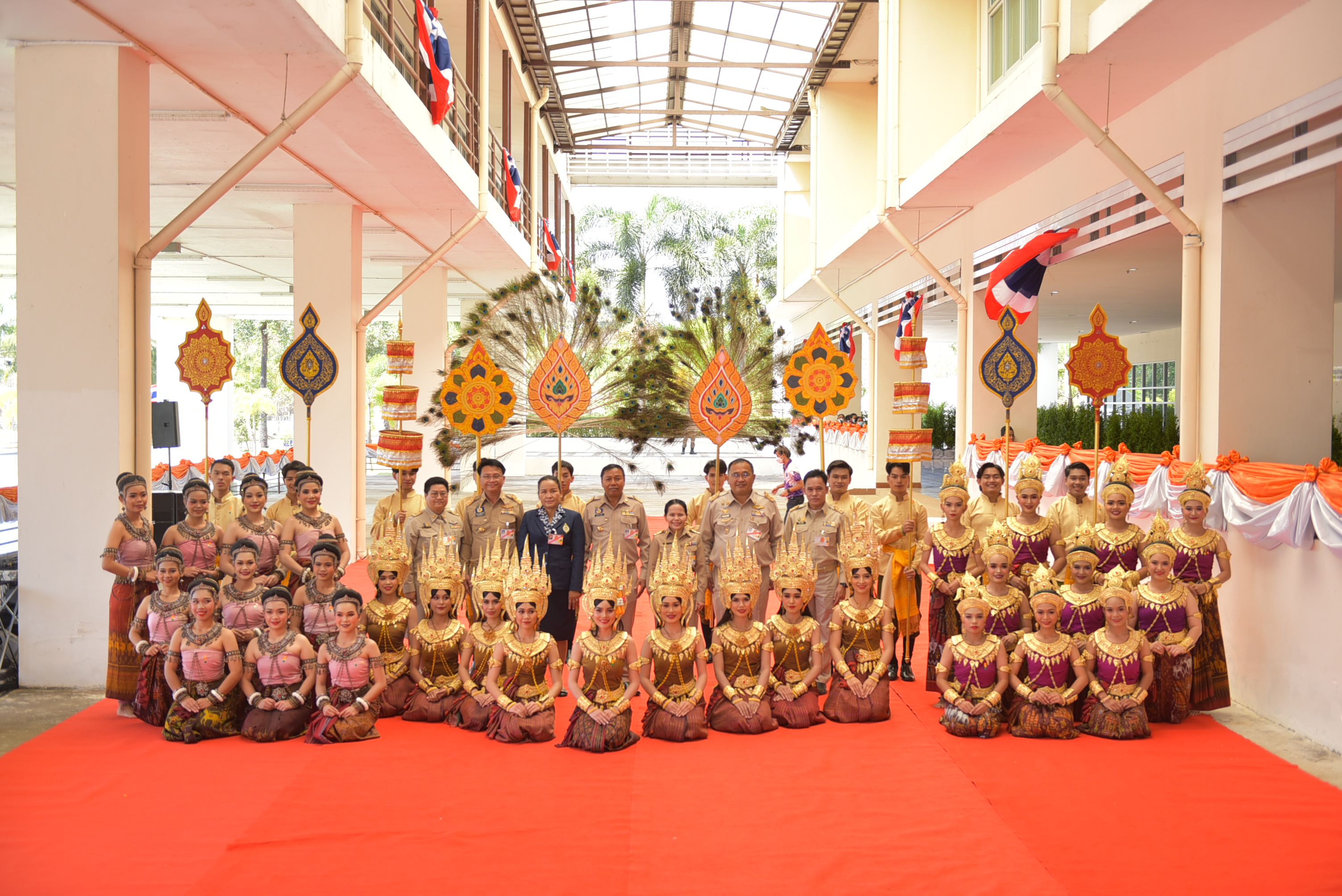 จังหวัดมหาสารคาม ร่วมเฝ้าฯ รับเสด็จสมเด็จพระเจ้าลูกเธอ เจ้าฟ้าสิริวัณณวรี นารีรัตนราชกัญญา ณ หอประชุมมหาวิทยาลัยเทคโนโลยีราชมงคลอีสาน วิทยาเขตสุรินทร์ ตำบลนอกเมือง อำเภอเมืองสุรินทร์ จังหวัดสุรินทร์