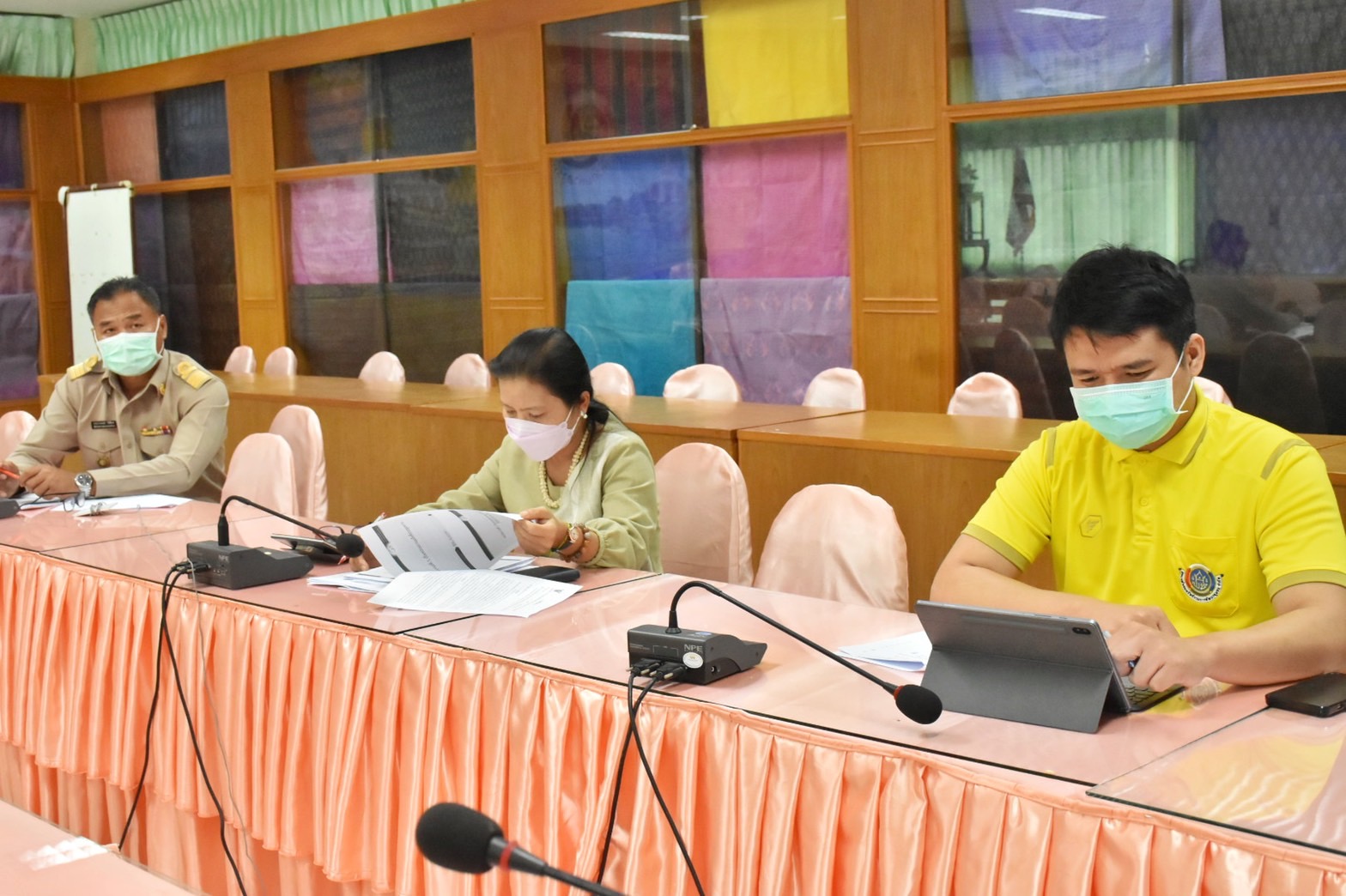 พช.มหาสารคาม ร่วมประชุมชี้แจง เร่งรัด กำกับ ติดตาม การดำเนินงานกองทุนพัฒนาบทบาทสตรี ผ่านระบบวีดิทัศน์ทางไกล (Video Conference)