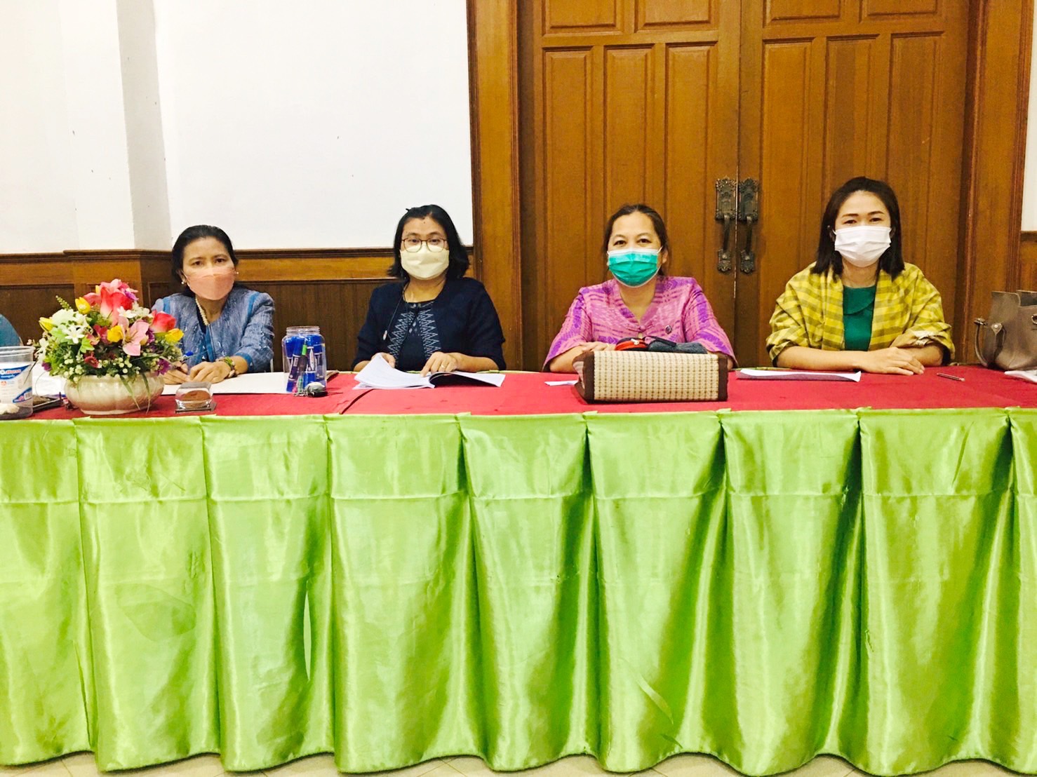 สำนักงานเลขานุการคณะอนุกรรมการบริหารกองทุนพัฒนาบทบาทสตรีจังหวัดมหาสารคาม ดำเนินโครงการเพิ่มประสิทธิภาพการปฏิบัติงานกองทุนพัฒนาบทบาทสตรีแก่กลไกการขับเคลื่อนกองทุนพัฒนาบทบาทสตรีระดับจังหวัด