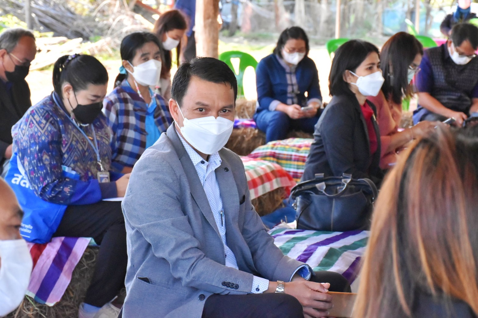 จังหวัดมหาสารคาม สานพลัง บริษัท ประชารัฐรักสามัคคีมหาสารคาม (วิสาหกิจเพื่อสังคม) จำกัด ร่วมกับคณะทำงานด้านการพัฒนาเศรษฐกิจฐานรากและประชารัฐ (E3) จัดประชุมเพื่อสนับสนุนส่งเสริมพัฒนาเศรษฐกิจฐานราก มุ่งสร้างรายได้ให้ชุมชน ประชาชนมีความสุข