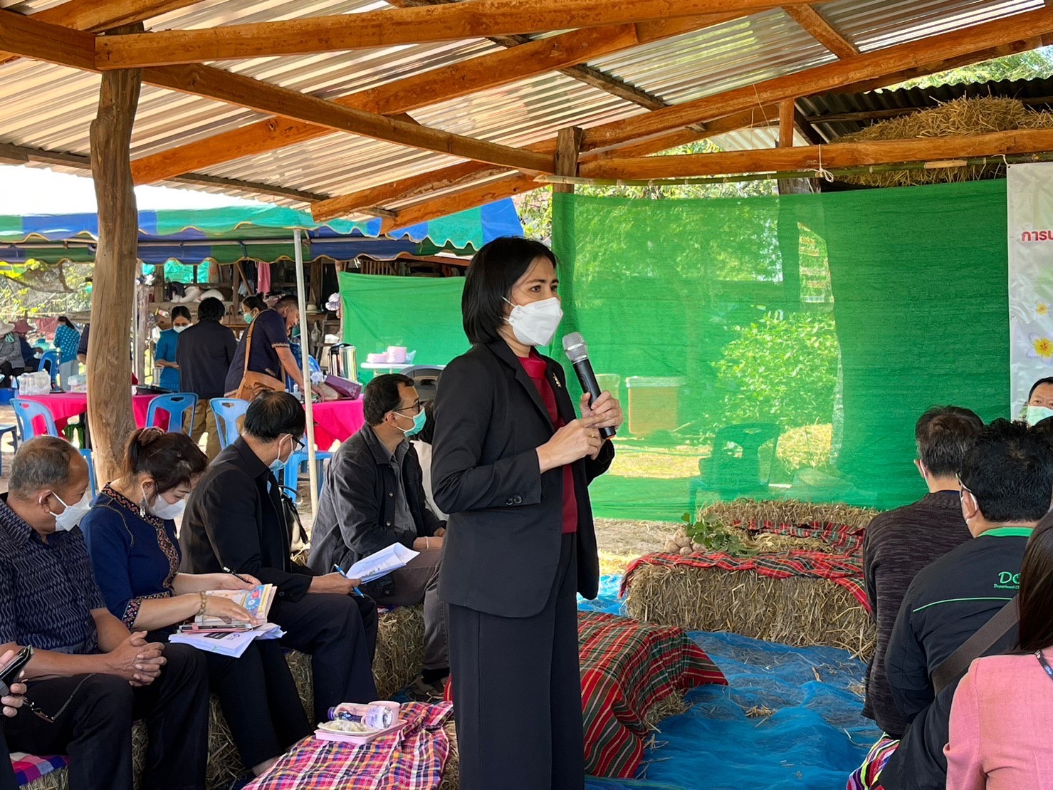 จังหวัดมหาสารคาม สานพลัง บริษัท ประชารัฐรักสามัคคีมหาสารคาม (วิสาหกิจเพื่อสังคม) จำกัด ร่วมกับคณะทำงานด้านการพัฒนาเศรษฐกิจฐานรากและประชารัฐ (E3) จัดประชุมเพื่อสนับสนุนส่งเสริมพัฒนาเศรษฐกิจฐานราก มุ่งสร้างรายได้ให้ชุมชน ประชาชนมีความสุข