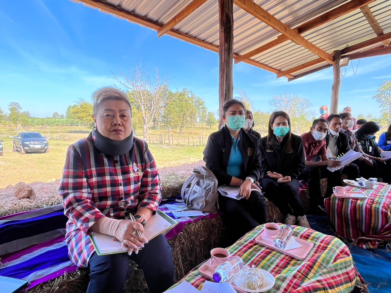 จังหวัดมหาสารคาม สานพลัง บริษัท ประชารัฐรักสามัคคีมหาสารคาม (วิสาหกิจเพื่อสังคม) จำกัด ร่วมกับคณะทำงานด้านการพัฒนาเศรษฐกิจฐานรากและประชารัฐ (E3) จัดประชุมเพื่อสนับสนุนส่งเสริมพัฒนาเศรษฐกิจฐานราก มุ่งสร้างรายได้ให้ชุมชน ประชาชนมีความสุข