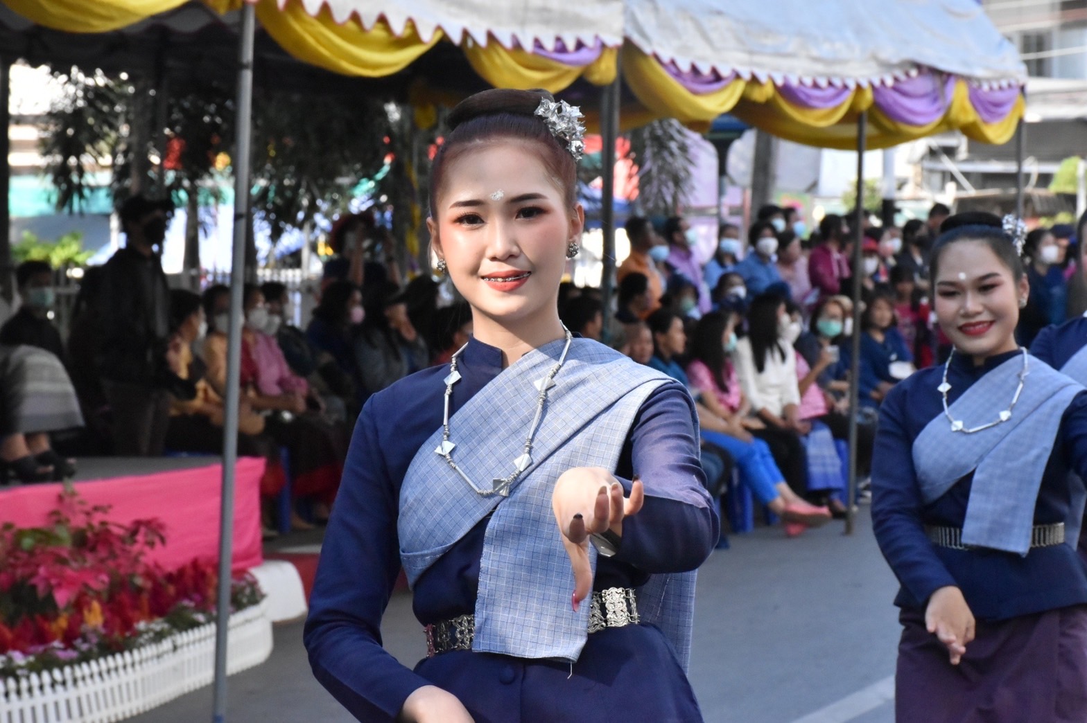 พช.มหาสารคาม ยกทัพ ภาคี เครือข่าย ร่วมแสดงขบวนแห่วันเปิดงานประเพณีบุญเบิกฟ้าและงานกาชาดจังหวัดมหาสารคาม ประจำปี 2566