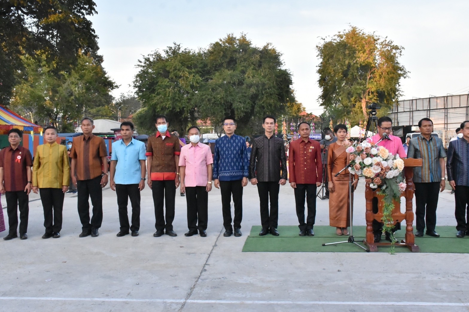 เปิดแล้ว!! งานกาชาดจังหวัดมหาสารคาม ประจำปี 2566 พช.มหาสารคาม นำสินค้า OTOP ร่วมจัดแสดง และ จำหน่ายกว่า 10 กลุ่ม กระตุ้นเศรษฐกิจฐานราก วันแรกโกยรายได้กว่าสองแสนบาท