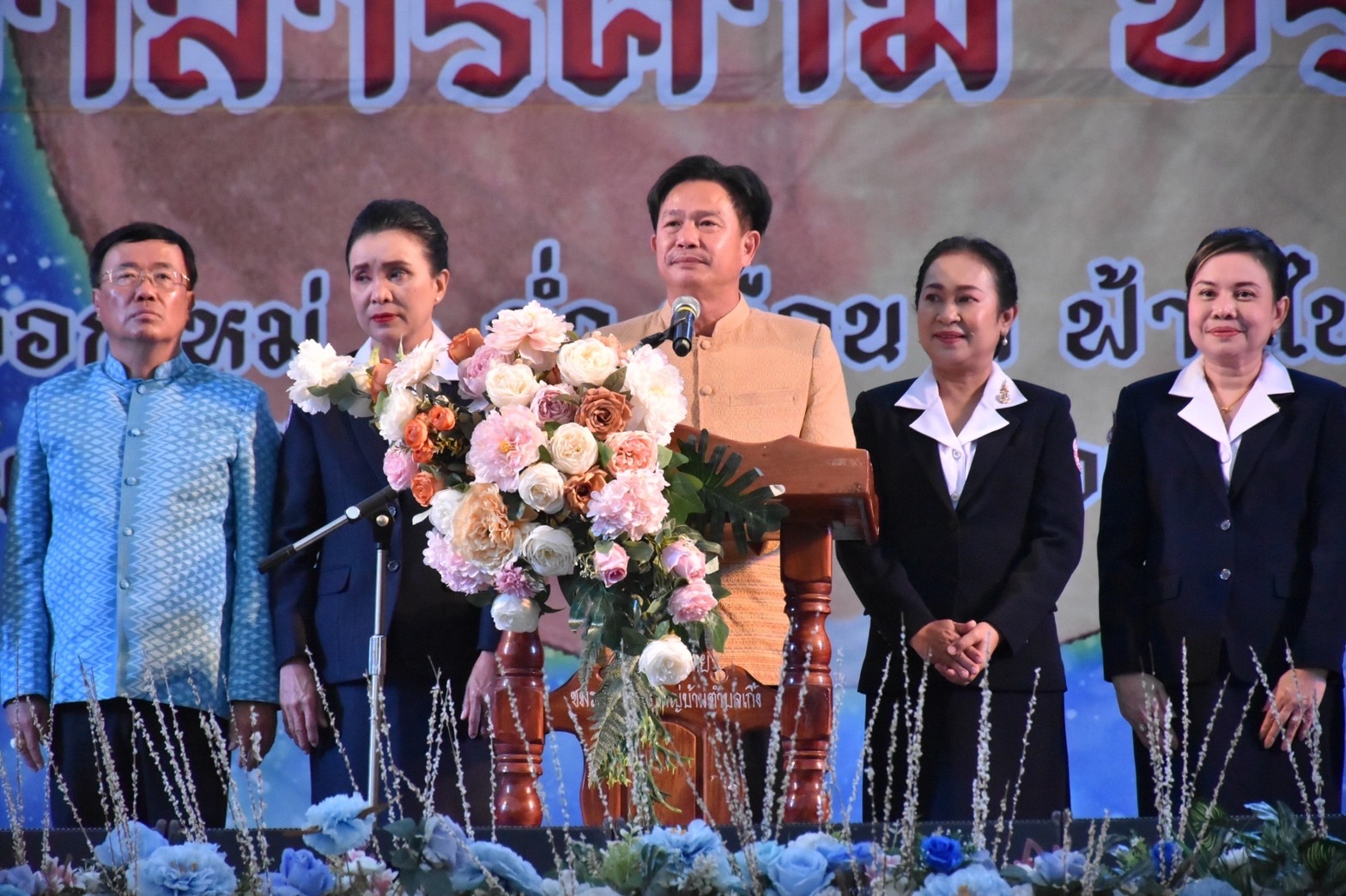 เปิดแล้ว!! งานกาชาดจังหวัดมหาสารคาม ประจำปี 2566 พช.มหาสารคาม นำสินค้า OTOP ร่วมจัดแสดง และ จำหน่ายกว่า 10 กลุ่ม กระตุ้นเศรษฐกิจฐานราก วันแรกโกยรายได้กว่าสองแสนบาท