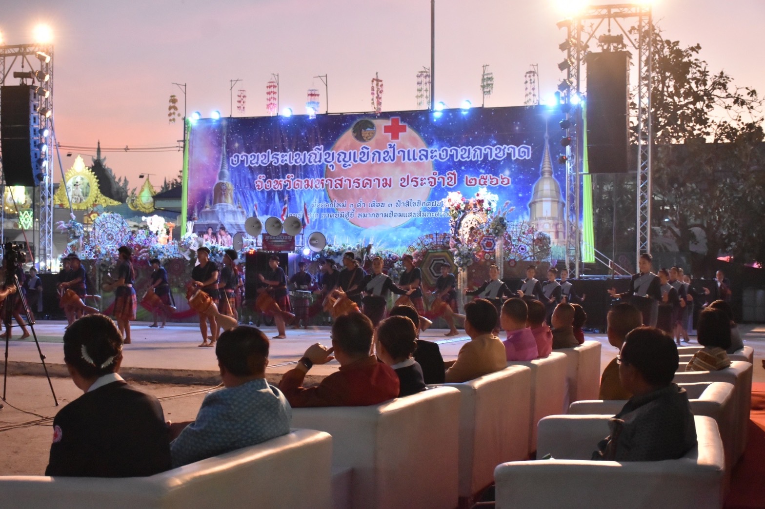 เปิดแล้ว!! งานกาชาดจังหวัดมหาสารคาม ประจำปี 2566 พช.มหาสารคาม นำสินค้า OTOP ร่วมจัดแสดง และ จำหน่ายกว่า 10 กลุ่ม กระตุ้นเศรษฐกิจฐานราก วันแรกโกยรายได้กว่าสองแสนบาท