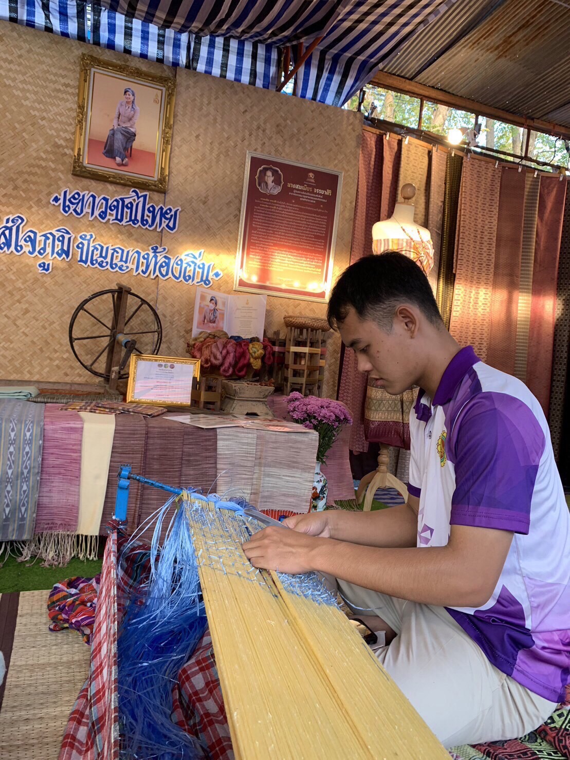 เปิดแล้ว!! งานกาชาดจังหวัดมหาสารคาม ประจำปี 2566 พช.มหาสารคาม นำสินค้า OTOP ร่วมจัดแสดง และ จำหน่ายกว่า 10 กลุ่ม กระตุ้นเศรษฐกิจฐานราก วันแรกโกยรายได้กว่าสองแสนบาท