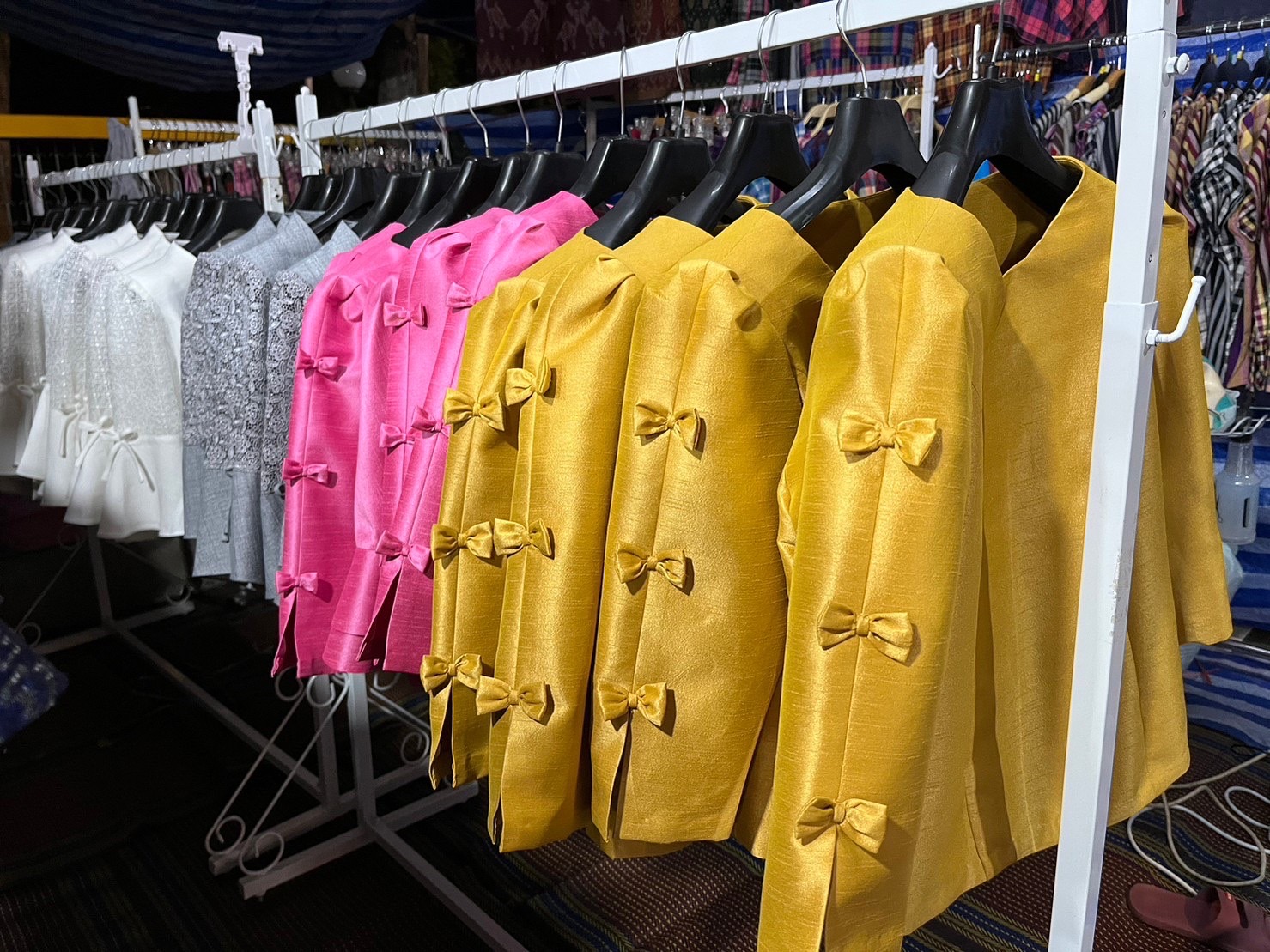 เปิดแล้ว!! งานกาชาดจังหวัดมหาสารคาม ประจำปี 2566 พช.มหาสารคาม นำสินค้า OTOP ร่วมจัดแสดง และ จำหน่ายกว่า 10 กลุ่ม กระตุ้นเศรษฐกิจฐานราก วันแรกโกยรายได้กว่าสองแสนบาท