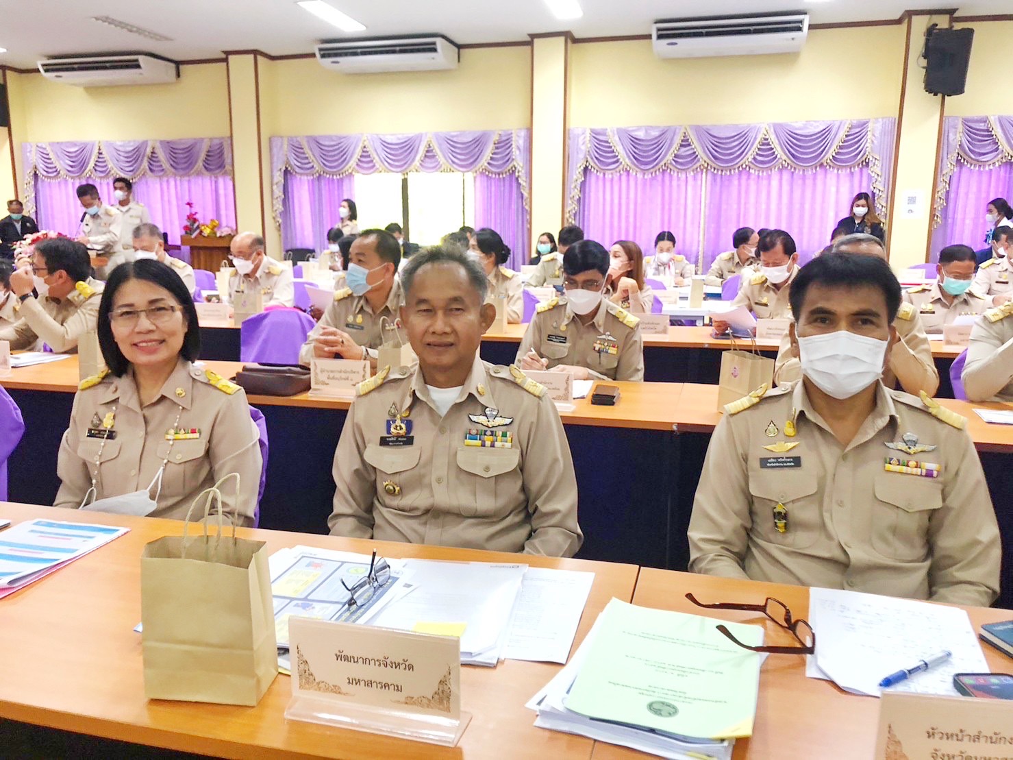 จังหวัดมหาสารคาม มอบเงินรายได้จากการจัดงานราตรีเส้นสายลายผ้ามหาสารคาม ประจำปี 2566  ให้สำนักงานเหล่ากาชาดจังหวัดมหาสารคามนำไปใช้ประโยชน์ในกิจกรรมการกุศลช่วยเหลือบรรเทาความเดือดร้อน ให้กับประชาชน