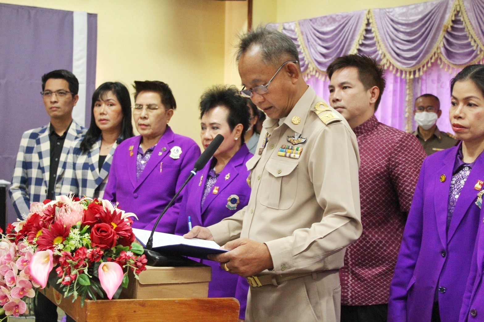 จังหวัดมหาสารคาม มอบเงินรายได้จากการจัดงานราตรีเส้นสายลายผ้ามหาสารคาม ประจำปี 2566  ให้สำนักงานเหล่ากาชาดจังหวัดมหาสารคามนำไปใช้ประโยชน์ในกิจกรรมการกุศลช่วยเหลือบรรเทาความเดือดร้อน ให้กับประชาชน