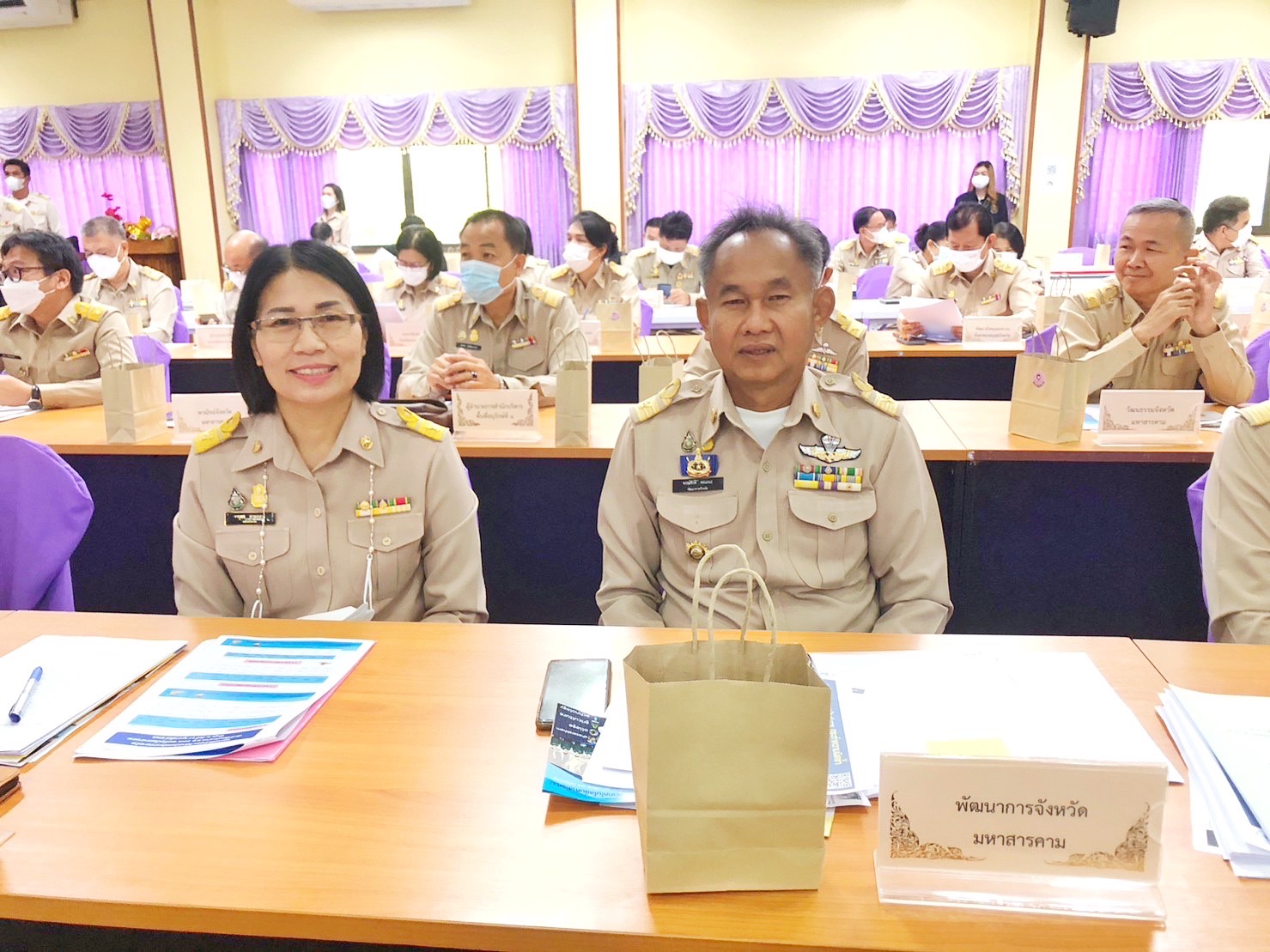 จังหวัดมหาสารคาม มอบเงินรายได้จากการจัดงานราตรีเส้นสายลายผ้ามหาสารคาม ประจำปี 2566  ให้สำนักงานเหล่ากาชาดจังหวัดมหาสารคามนำไปใช้ประโยชน์ในกิจกรรมการกุศลช่วยเหลือบรรเทาความเดือดร้อน ให้กับประชาชน