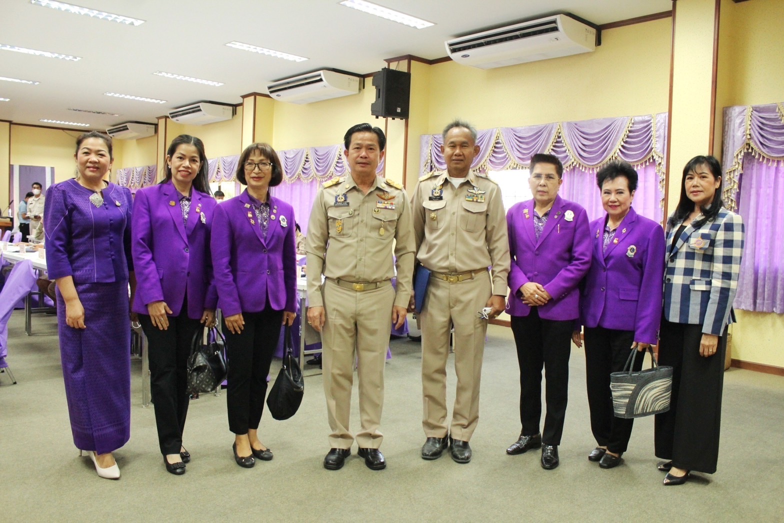 จังหวัดมหาสารคาม มอบเงินรายได้จากการจัดงานราตรีเส้นสายลายผ้ามหาสารคาม ประจำปี 2566  ให้สำนักงานเหล่ากาชาดจังหวัดมหาสารคามนำไปใช้ประโยชน์ในกิจกรรมการกุศลช่วยเหลือบรรเทาความเดือดร้อน ให้กับประชาชน
