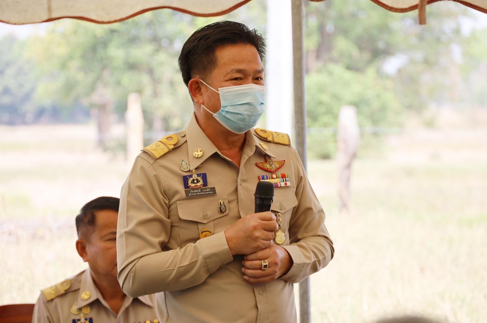 พช.มหาสารคาม ร่วมให้การต้อนรับ พลโท สมบัติ ธัญญะวัน นายทหารปฏิบัติการพิเศษ สำนักพระราชวัง และคณะ ลงพื้นที่ตรวจความพร้อม การดำเนินโครงการ “โคก หนอง นา โมเดล” ในพื้นที่อำเภอวาปีปทุม จังหวัดมหาสารคาม