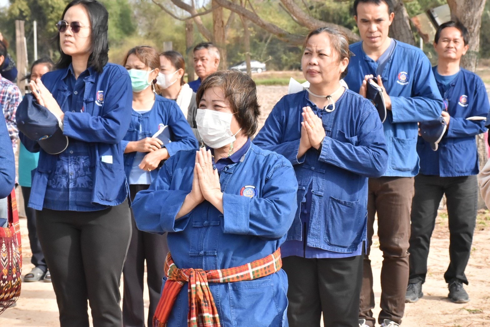 สพจ.มหาสารคาม ร่วมกับ สพอ.กันทรวิชัย และภาคีเครือข่ายโคกหนองนา จัดกิจกรรมเอามื้อสามัคคี โคก หนอง นา พช. ณ แปลงโคกหนองนา อำเภอกันทรวิชัย