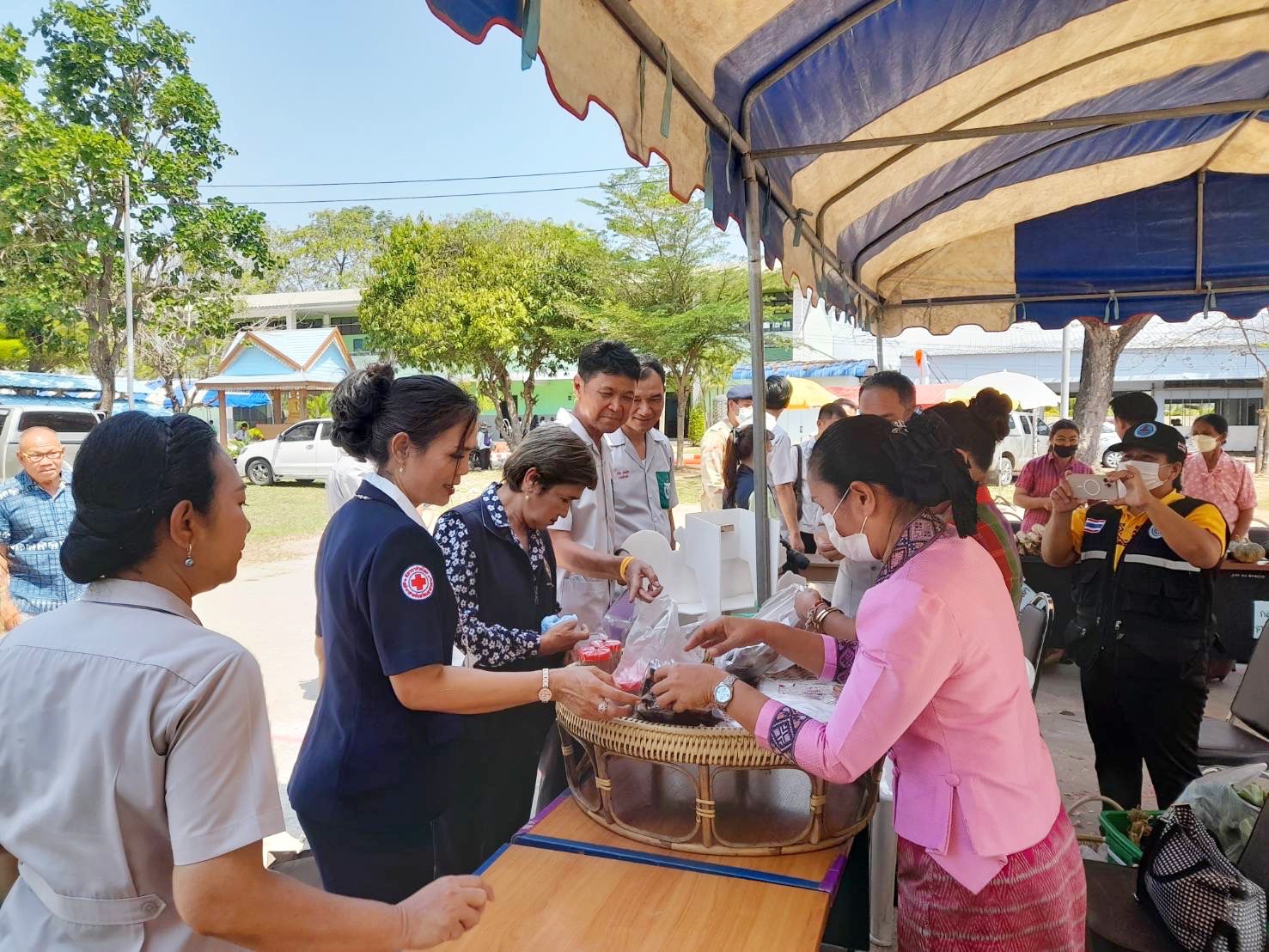 พช.มหาสารคาม ร่วมโครงการปกป้องและเชิดชูสถาบันพระมหากษัตริย์ และหน่วยบำบัดทุกข์ บำรุงสุข สร้างรอยยิ้มให้ประชาชน (จังหวัดเคลื่อนที่) อำเภอพยัคฆภูมิพิสัย