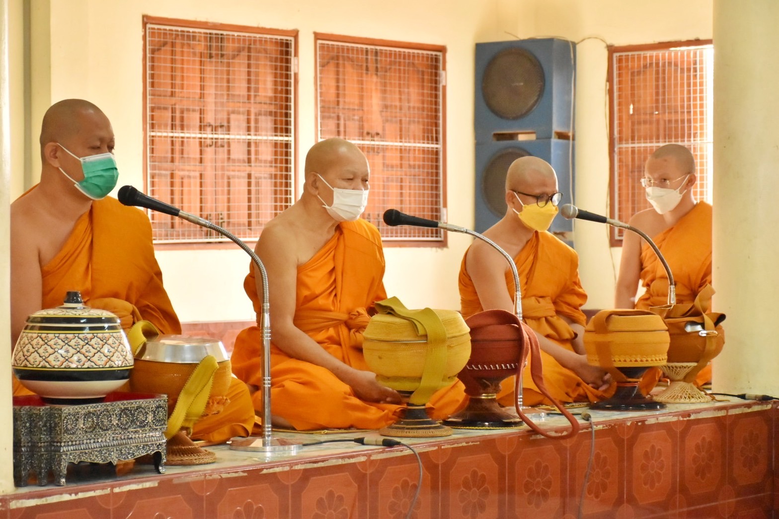 พช.มหาสารคาม ร่วมพิธีทำบุญตักบาตร เนื่องในวันมาฆบูชา ประจำปีพุทธศักราช 2566