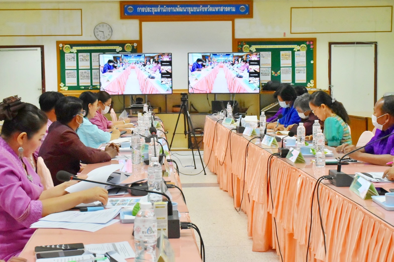 พช.มหาสารคาม ร่วมประชุมเชิงปฏิบัติการตรวจติดตามผลการดำเนินงานของหน่วยรับตรวจรายไตรมาส ครั้งที่ 2/2566 ผ่านระบบประชุมออนไลน์ Zoom Cloud Meetings