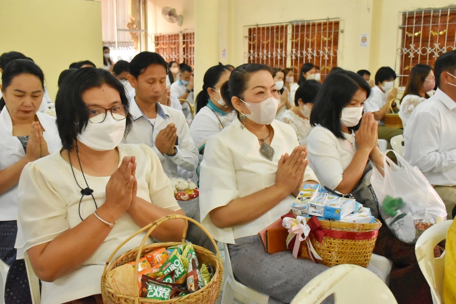 พช.มหาสารคาม ร่วมพิธีทำบุญตักบาตร เนื่องในวันมาฆบูชา ประจำปีพุทธศักราช 2566
