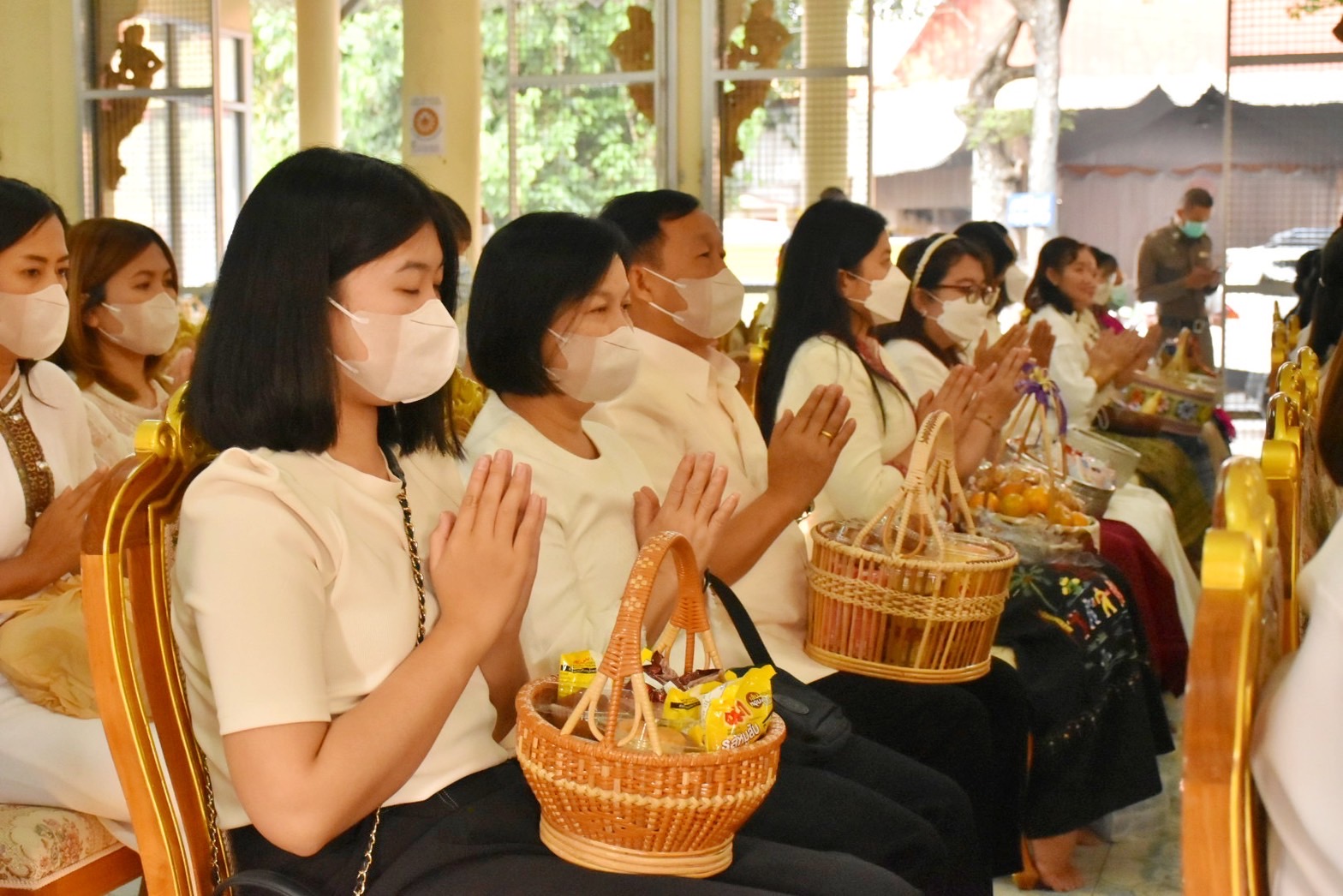 พช.มหาสารคาม ร่วมพิธีทำบุญตักบาตร เนื่องในวันมาฆบูชา ประจำปีพุทธศักราช 2566