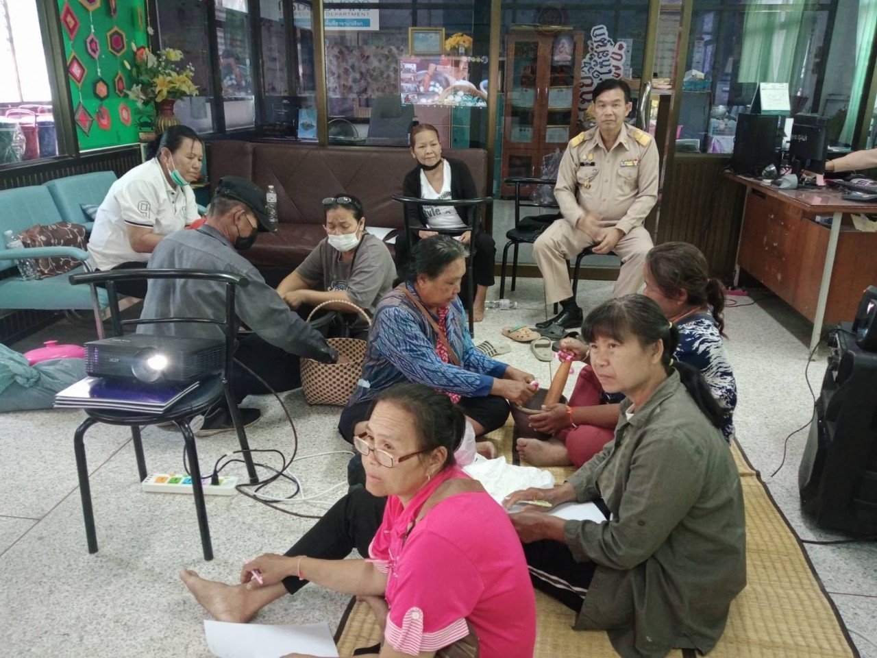 พช.มหาสารคาม พร้อมครัวเรือนเป้าหมาย เข้าร่วมโครงการฝึกอาชีพประชาชนพัฒนาคนทุกช่วงวัยตามหลักปรัชญาของเศรษฐกิจพอเพียง ผ่านทางระบบ Zoom Cloud Meeting