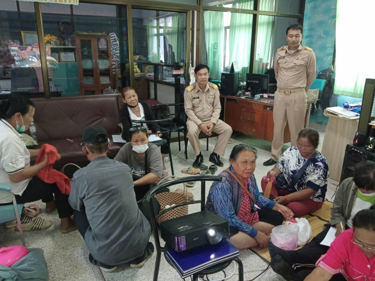 พช.มหาสารคาม พร้อมครัวเรือนเป้าหมาย เข้าร่วมโครงการฝึกอาชีพประชาชนพัฒนาคนทุกช่วงวัยตามหลักปรัชญาของเศรษฐกิจพอเพียง ผ่านทางระบบ Zoom Cloud Meeting