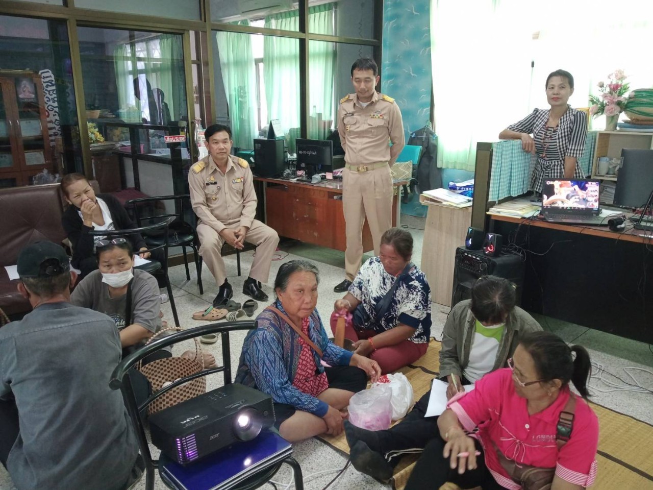 พช.มหาสารคาม พร้อมครัวเรือนเป้าหมาย เข้าร่วมโครงการฝึกอาชีพประชาชนพัฒนาคนทุกช่วงวัยตามหลักปรัชญาของเศรษฐกิจพอเพียง ผ่านทางระบบ Zoom Cloud Meeting