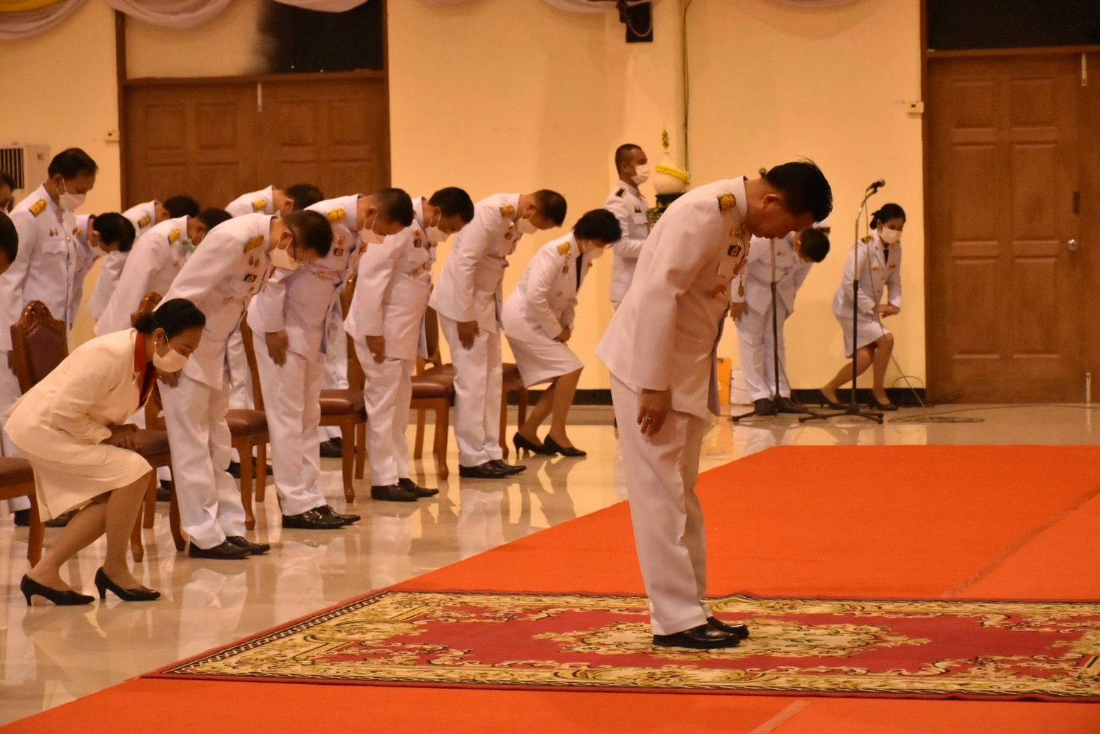 พช.มหาสารคาม ร่วมพิธีวางพานพุ่มดอกไม้ถวายราชสักการะ แด่ พระบาทสมเด็จพระบรมชนกาธิเบศร มหาภูมิพลอดุลยเดชมหาราช บรมนาถบพิตร เนื่องใน “วันมาตรฐานฝีมือแรงงานแห่งชาติ” ประจำปี 2566
