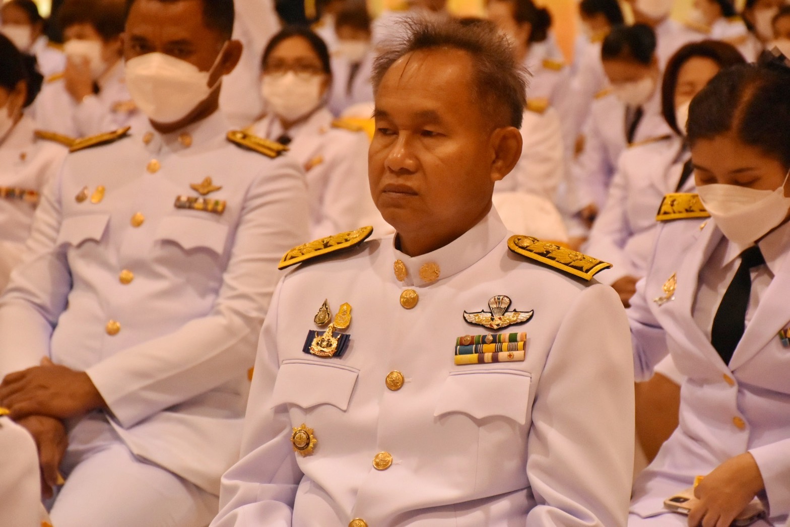 พช.มหาสารคาม ร่วมพิธีวางพานพุ่มดอกไม้ถวายราชสักการะ แด่ พระบาทสมเด็จพระบรมชนกาธิเบศร มหาภูมิพลอดุลยเดชมหาราช บรมนาถบพิตร เนื่องใน “วันมาตรฐานฝีมือแรงงานแห่งชาติ” ประจำปี 2566